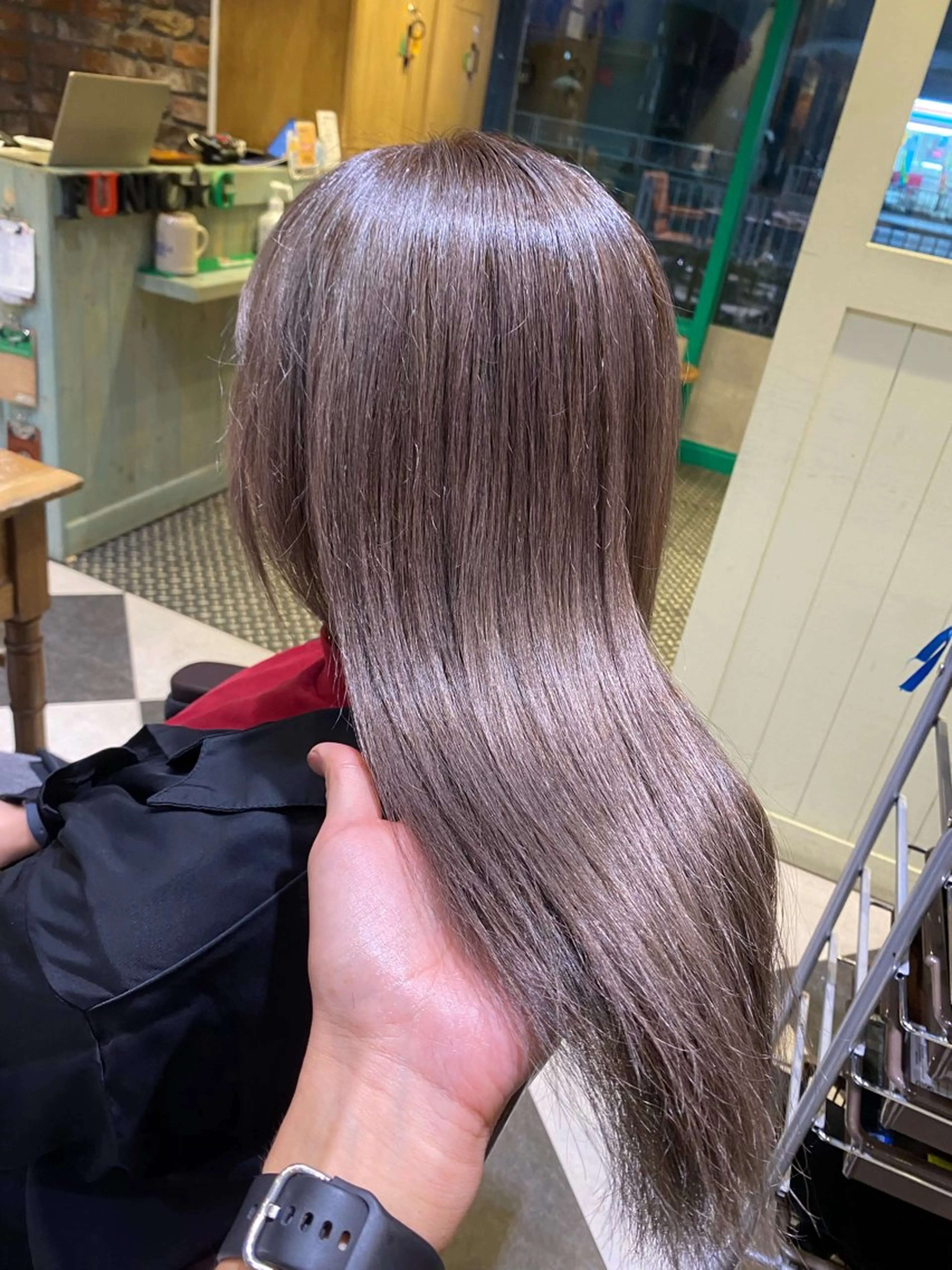 ミディアム カラー ブリーチ グレージュ Stastny by Lumi 日ノ出町店【スチャスティニーバイルミ】所属・縮毛矯正/カラー/ 似合わせ/JUNのヘアスタイル