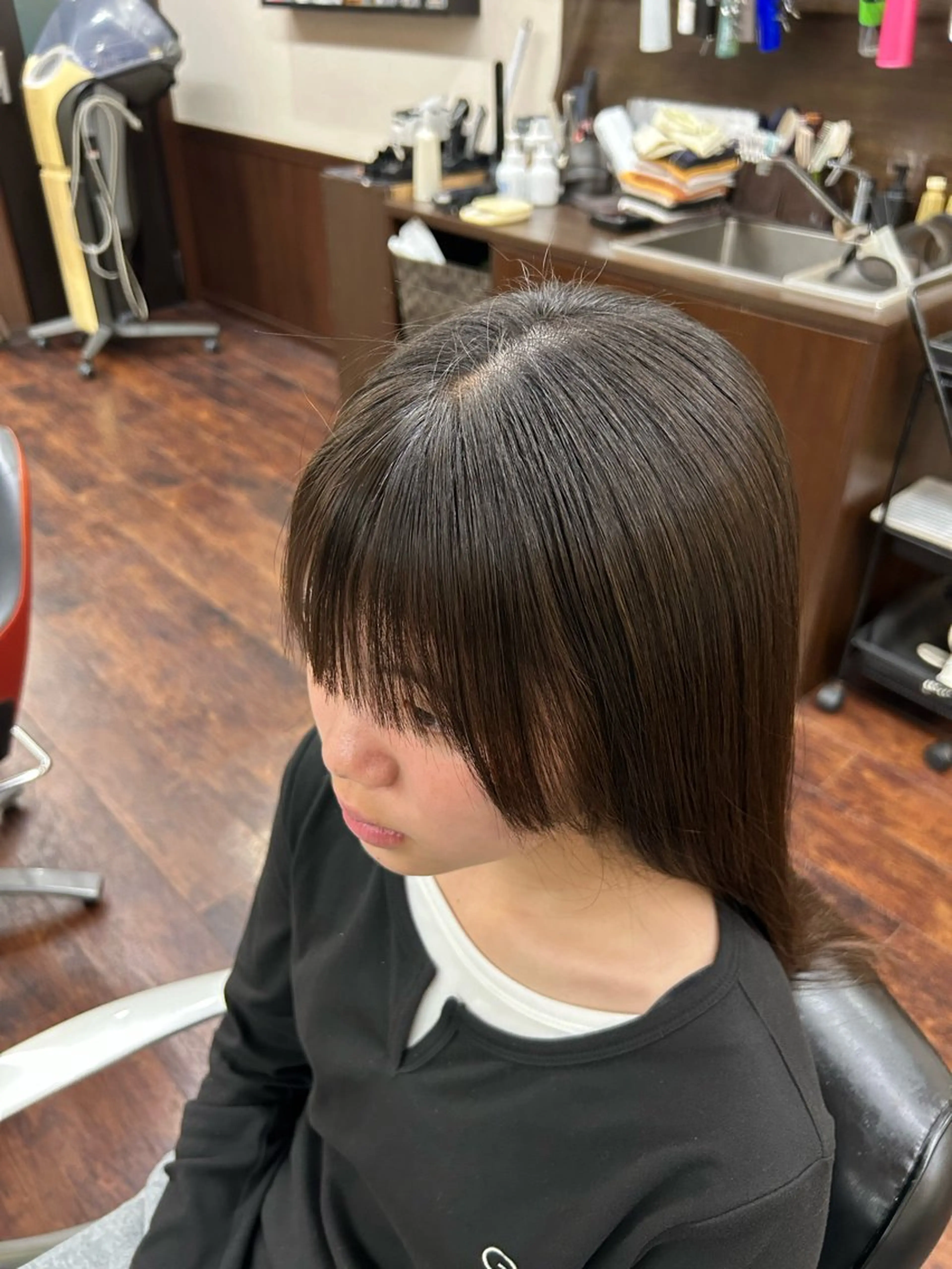 セミロング 縮毛矯正 篠田 蒼のヘアスタイル