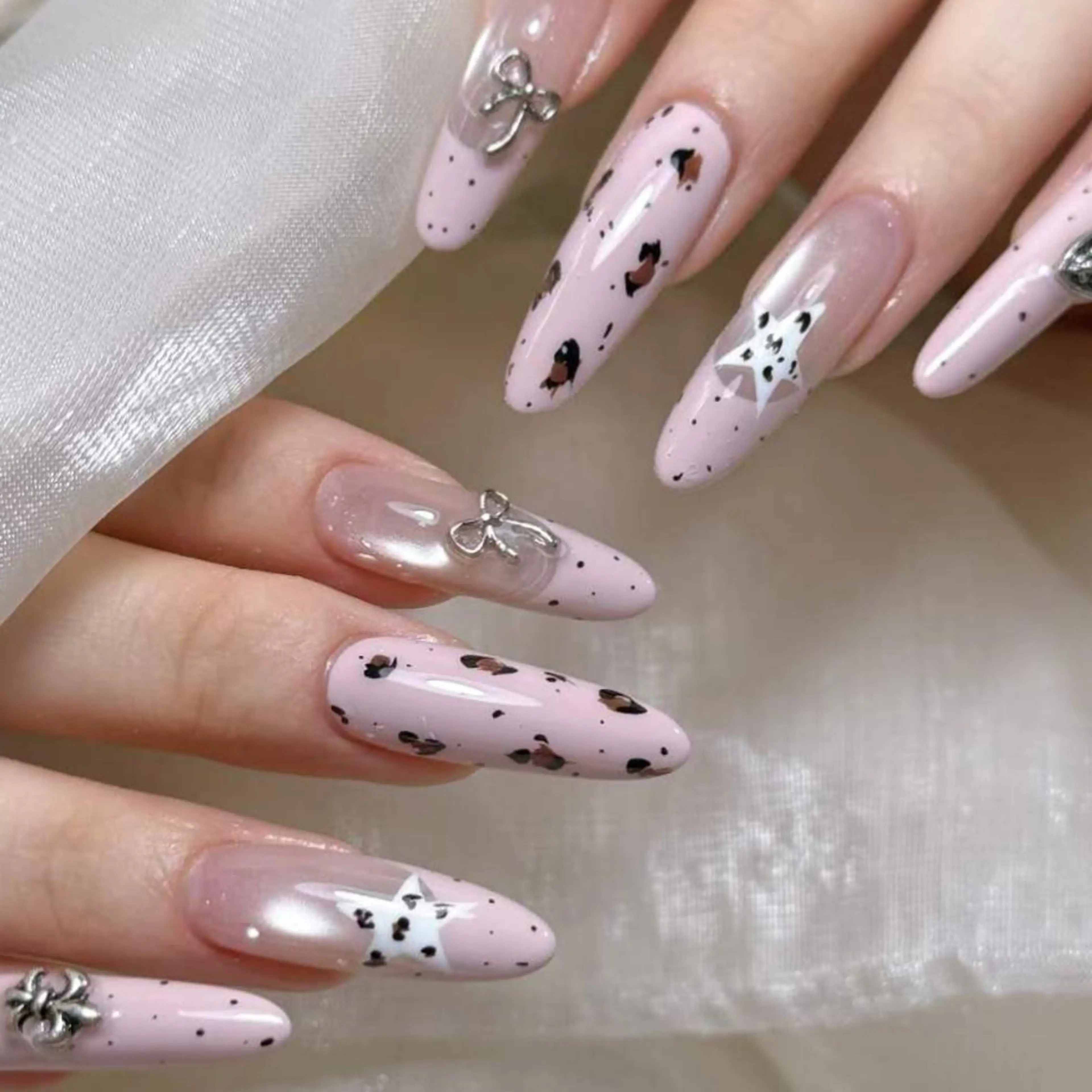 ネイル 小島 阿佑美のネイルデザイン