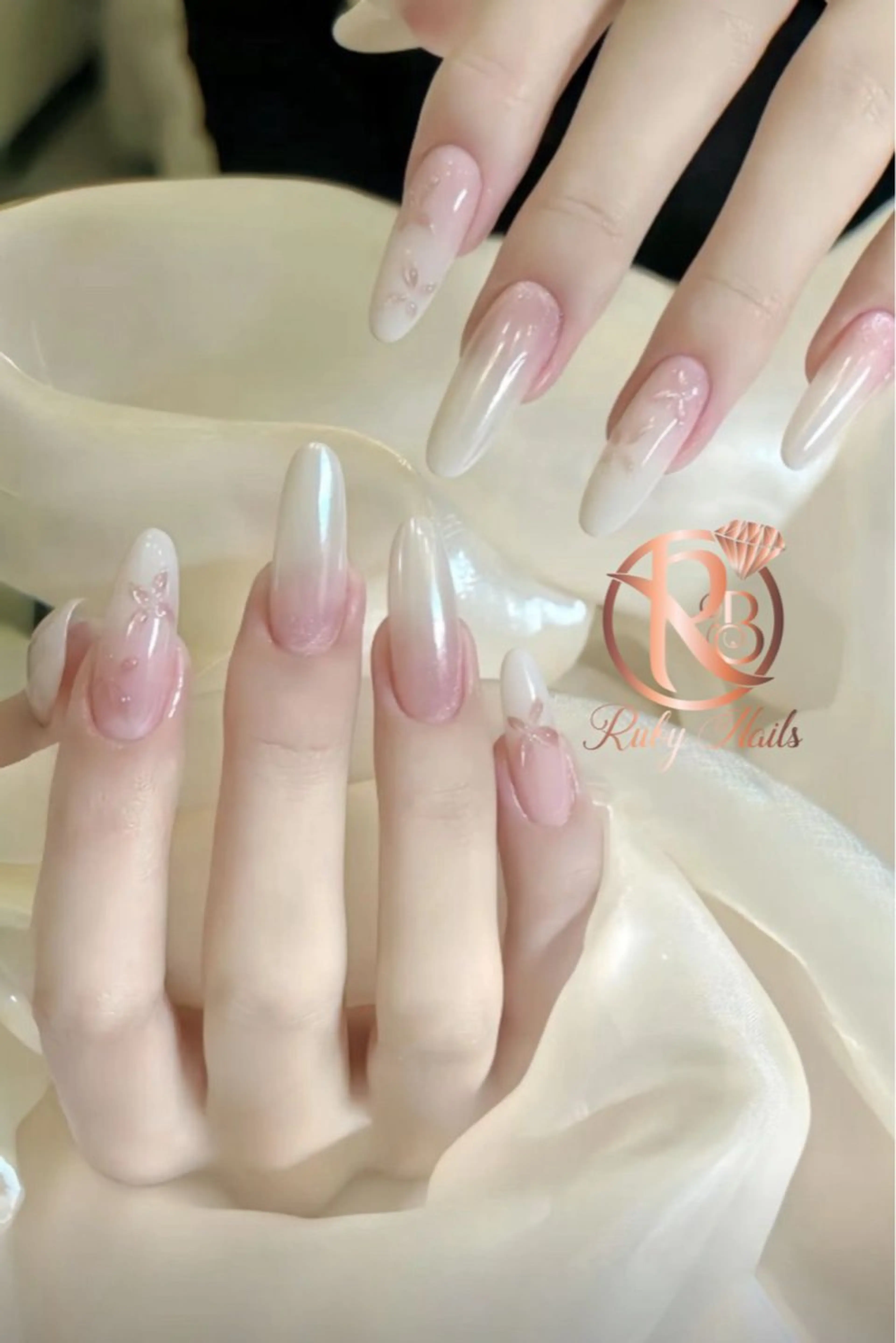 ネイル グラデーション キラキラネイル ピンク ハンドネイル RUBY Nail 日暮里店のネイルデザイン