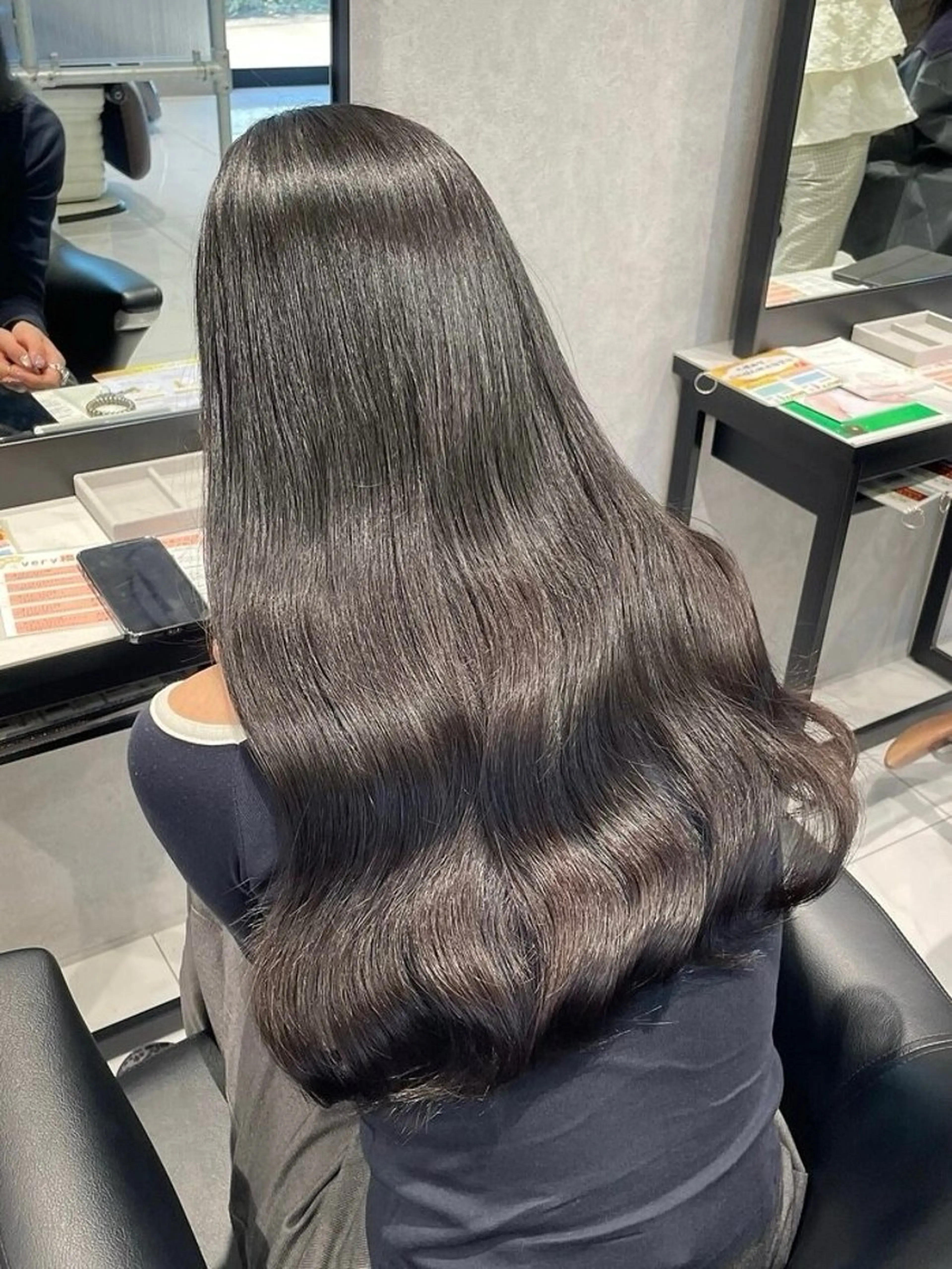 セミロング トリートメント ヘアカラー トリートメント 下茂 優衣のヘアスタイル