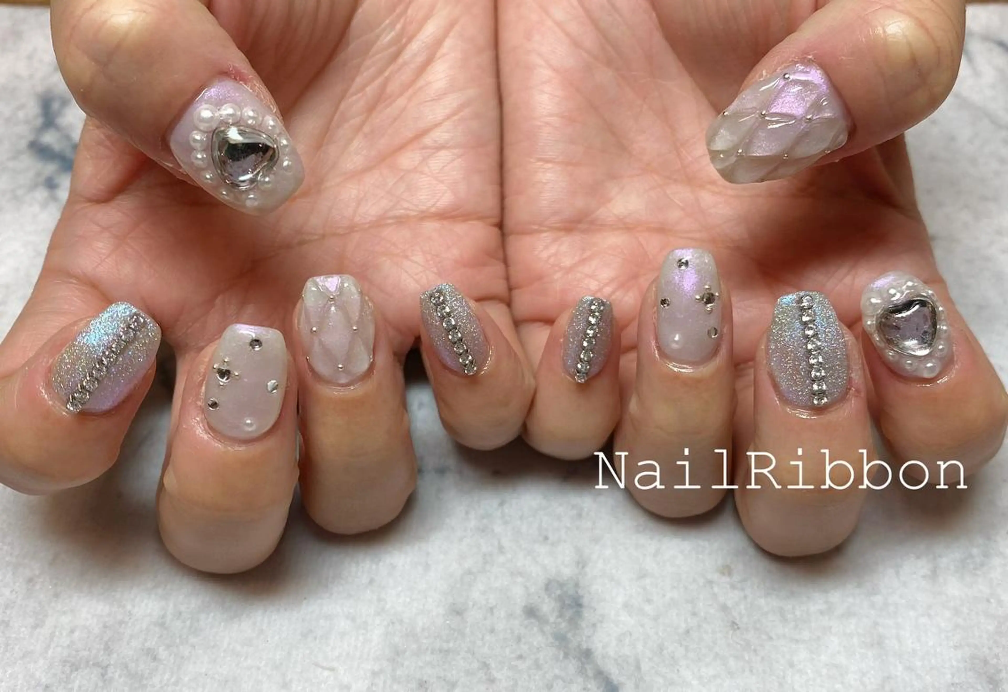 ネイル ネイルリボン 受付スタッフのネイルデザイン