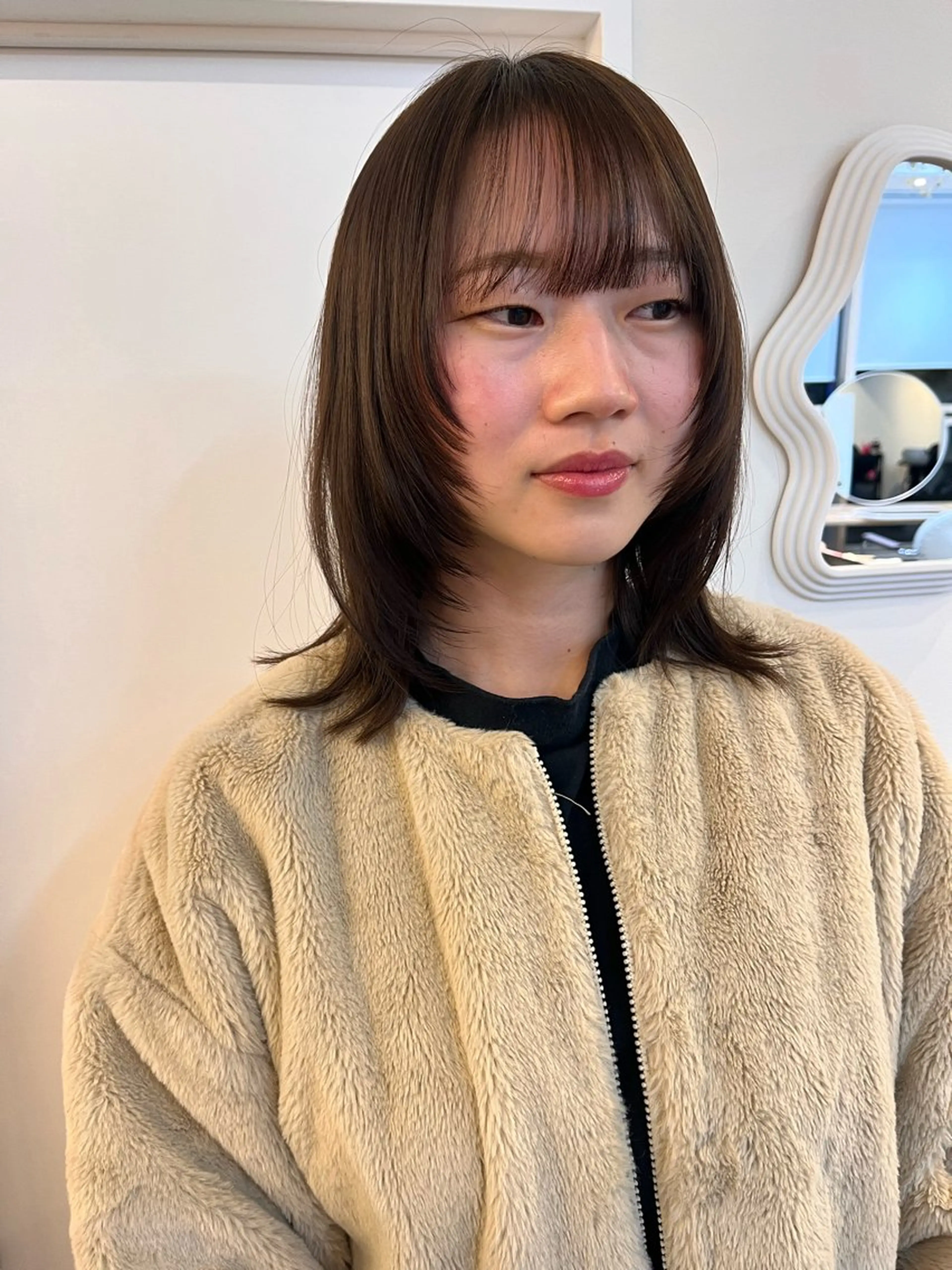 ミディアム 顔まわりレイヤー 顔周りカット レイヤーカット レイヤーカット/韓国 ヘア/ honokaのヘアスタイル