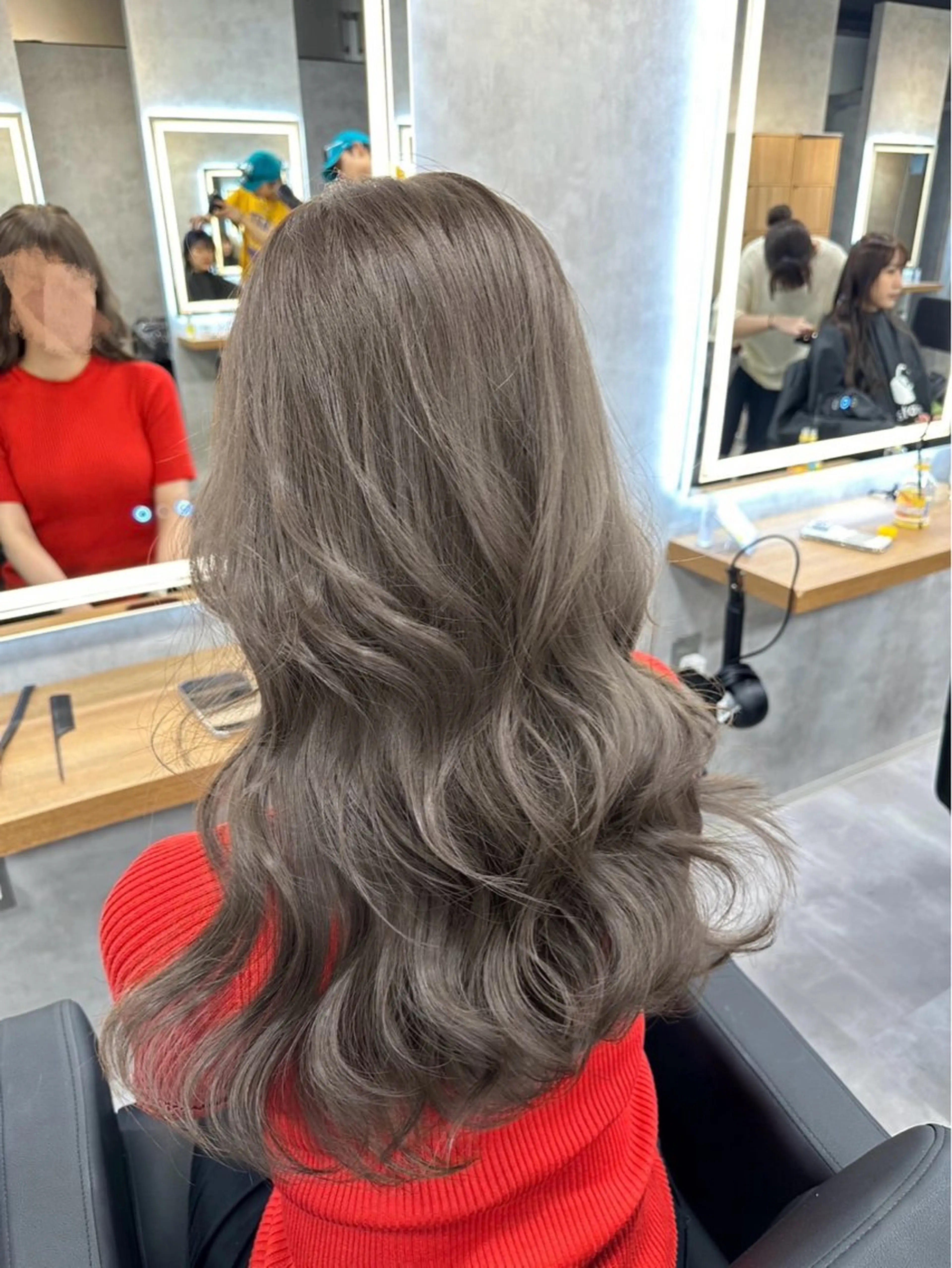 ロング カラー パーマ ヘアアレンジ 透明感ブリーチカラー 🌈TOMOHIROのヘアスタイル