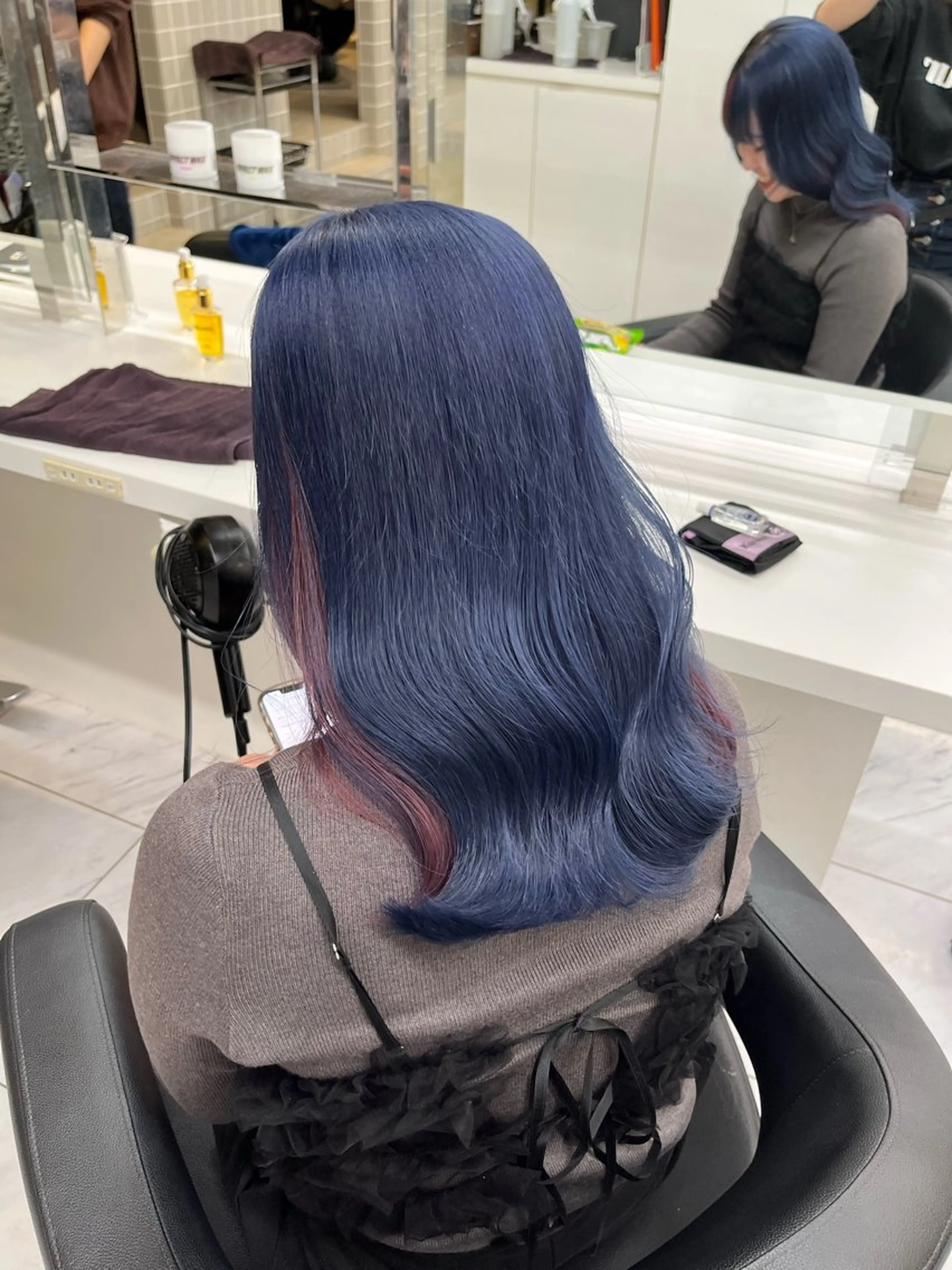 ロング ヘアカラー トリートメント ヘッドスパ ヘアセット 寒色＆ブリーチ特化 寒色MiOのヘアスタイル