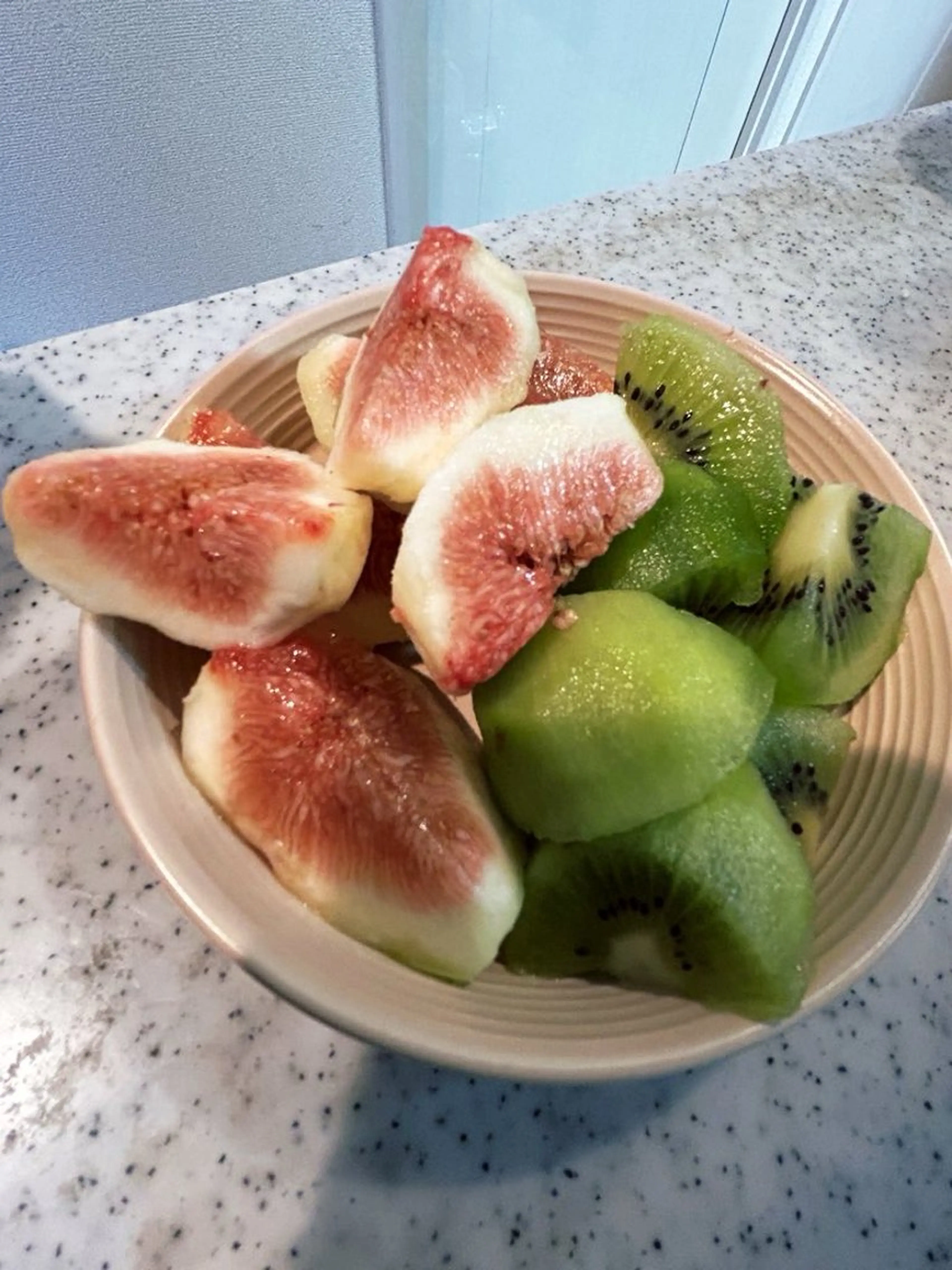 ミディアム アニメ,Vオタク× 即効痩せエステサロンのエステ・リラクイメージ