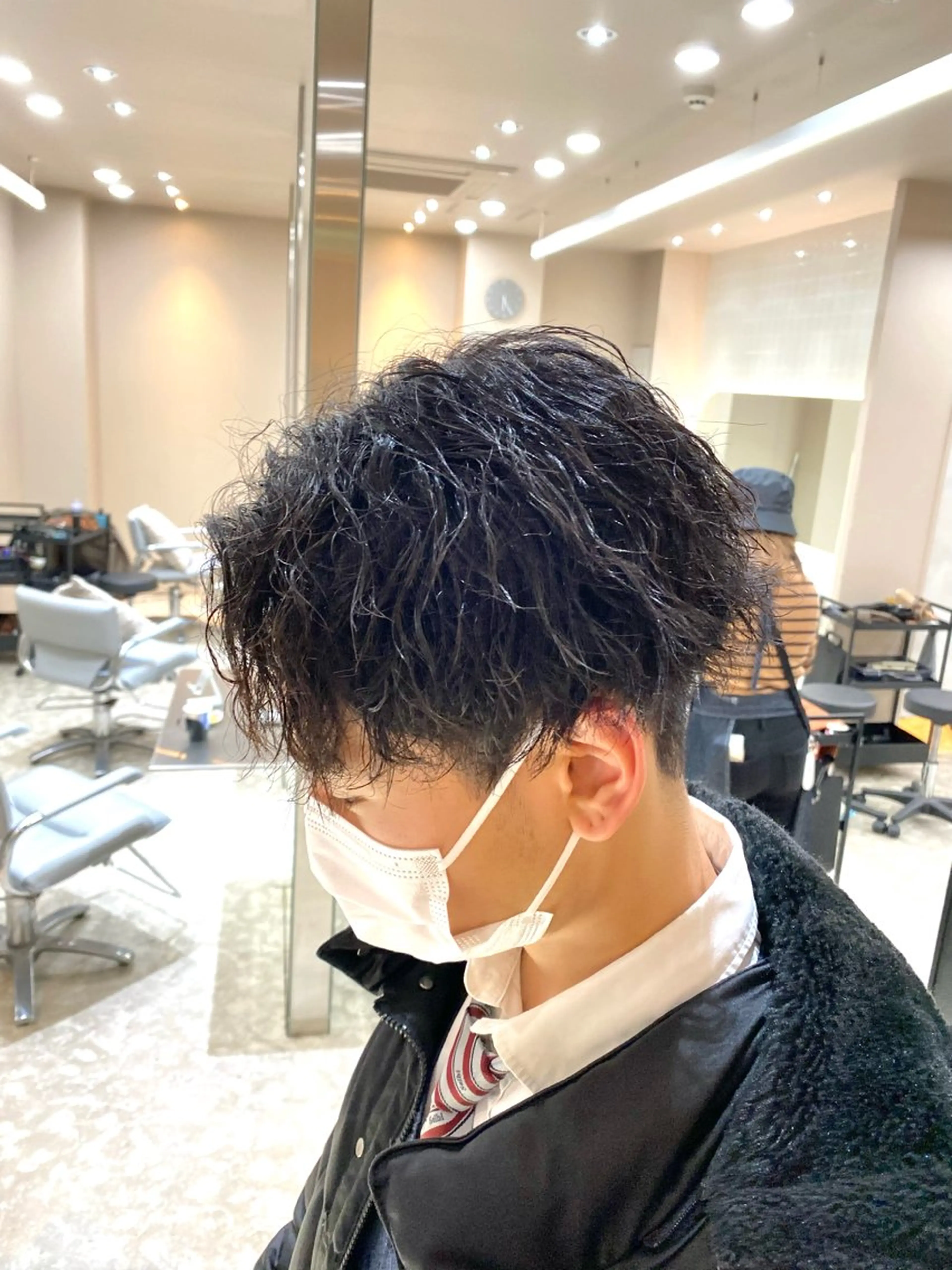 パーマ メンズ アップバング マッシュ メンズパーマ メンズツイストパーマ ツイストスパイラルパーマ 心斎橋本町メンズ 美容師ユースケのヘアスタイル