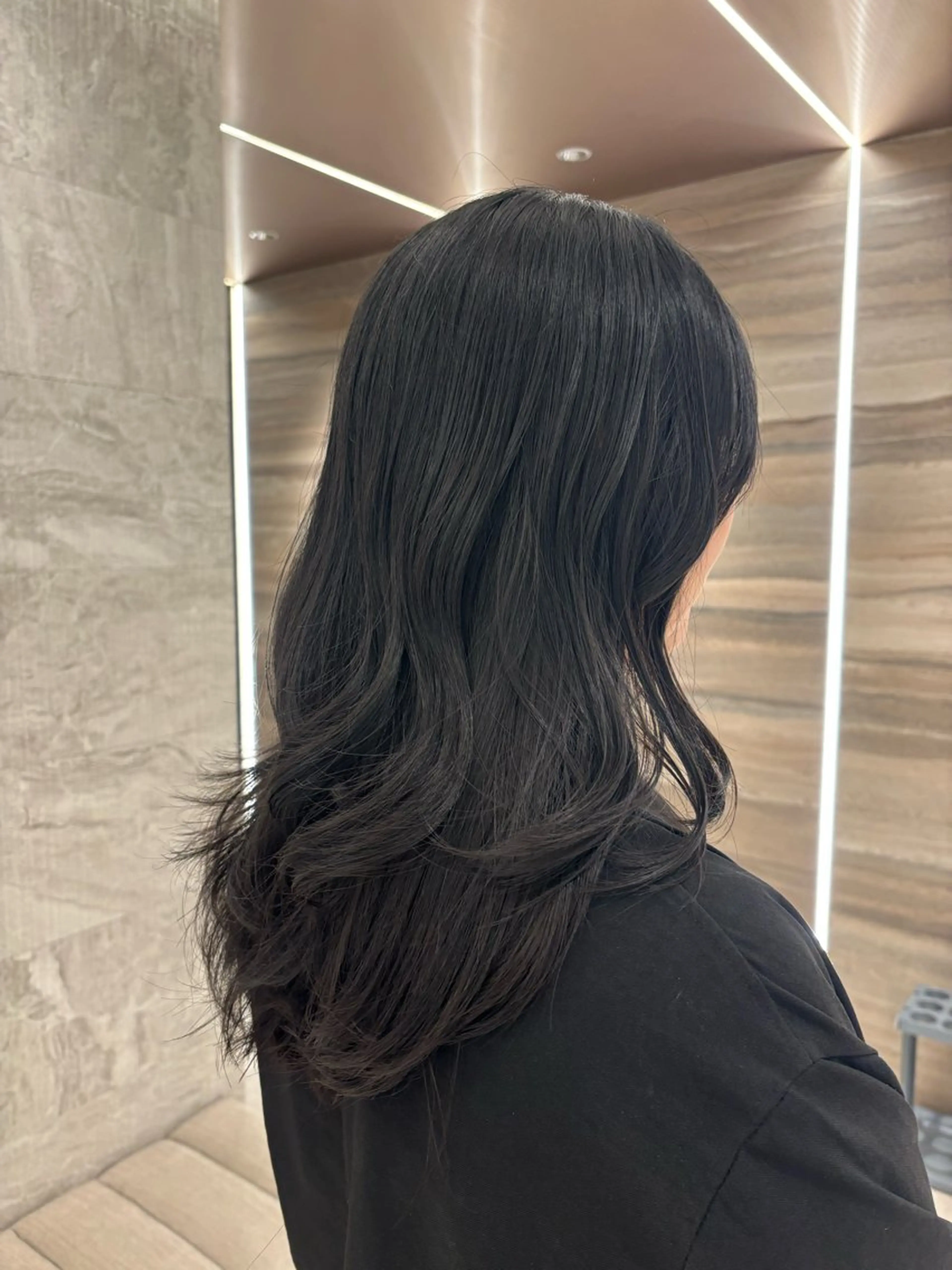 ロング レイヤーカット Cloe 銀座 【クロエ ギンザ】所属・ハイトーン/暖色 カラー/maoのヘアスタイル