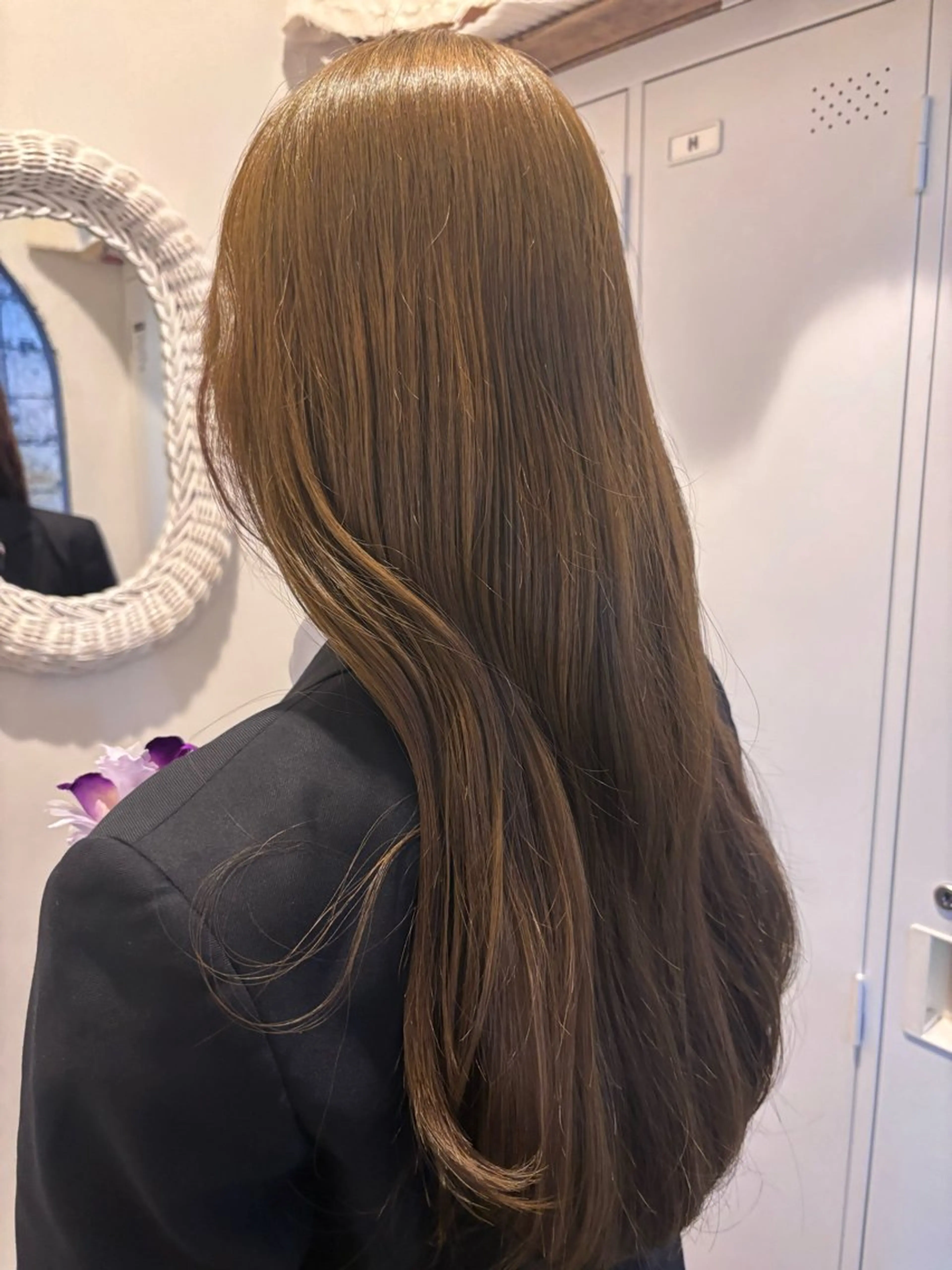 ロング ウシロダ メグミのヘアスタイル