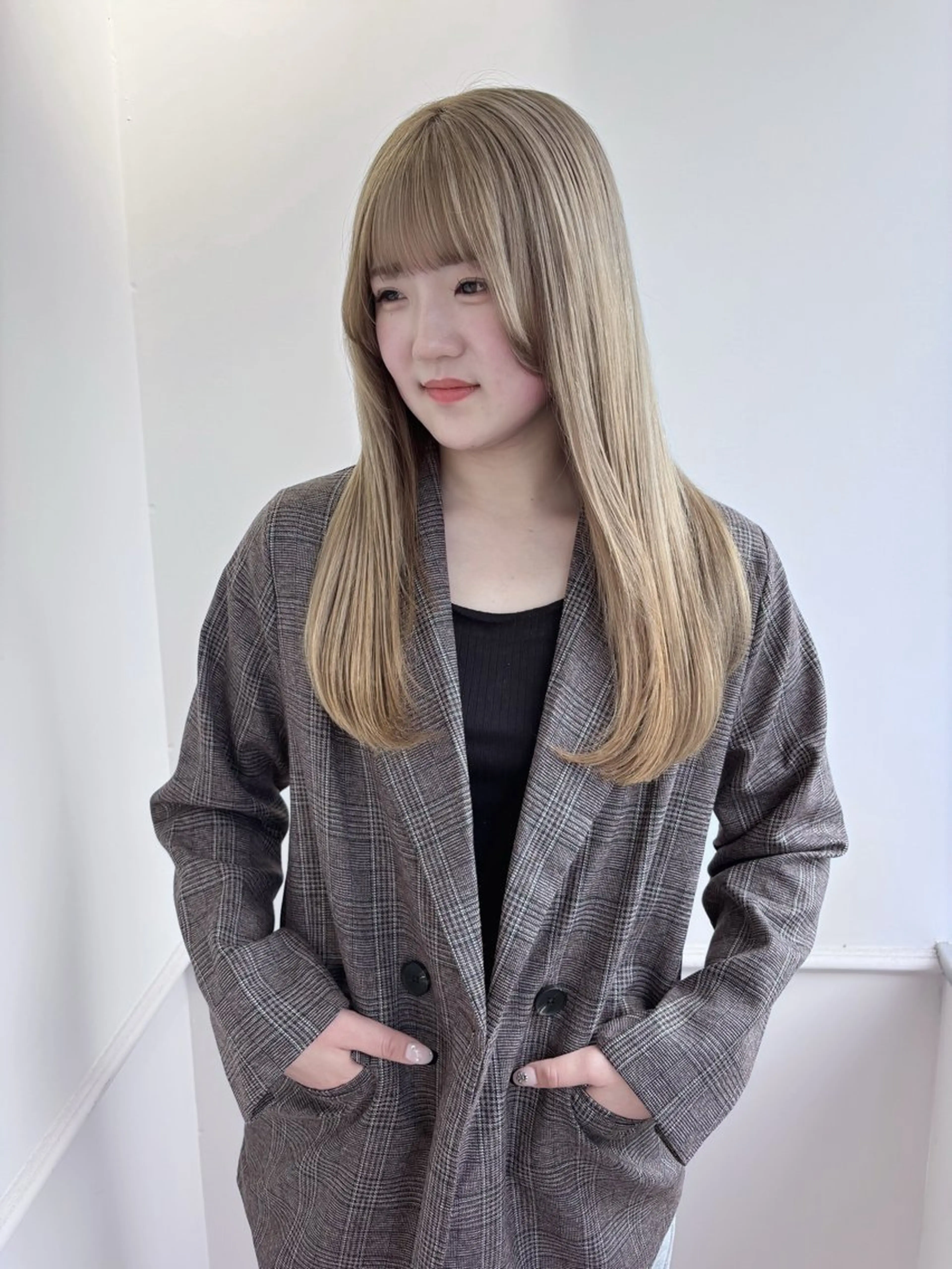 セミロング ヘアカラー 瀬戸 杏珠のヘアスタイル