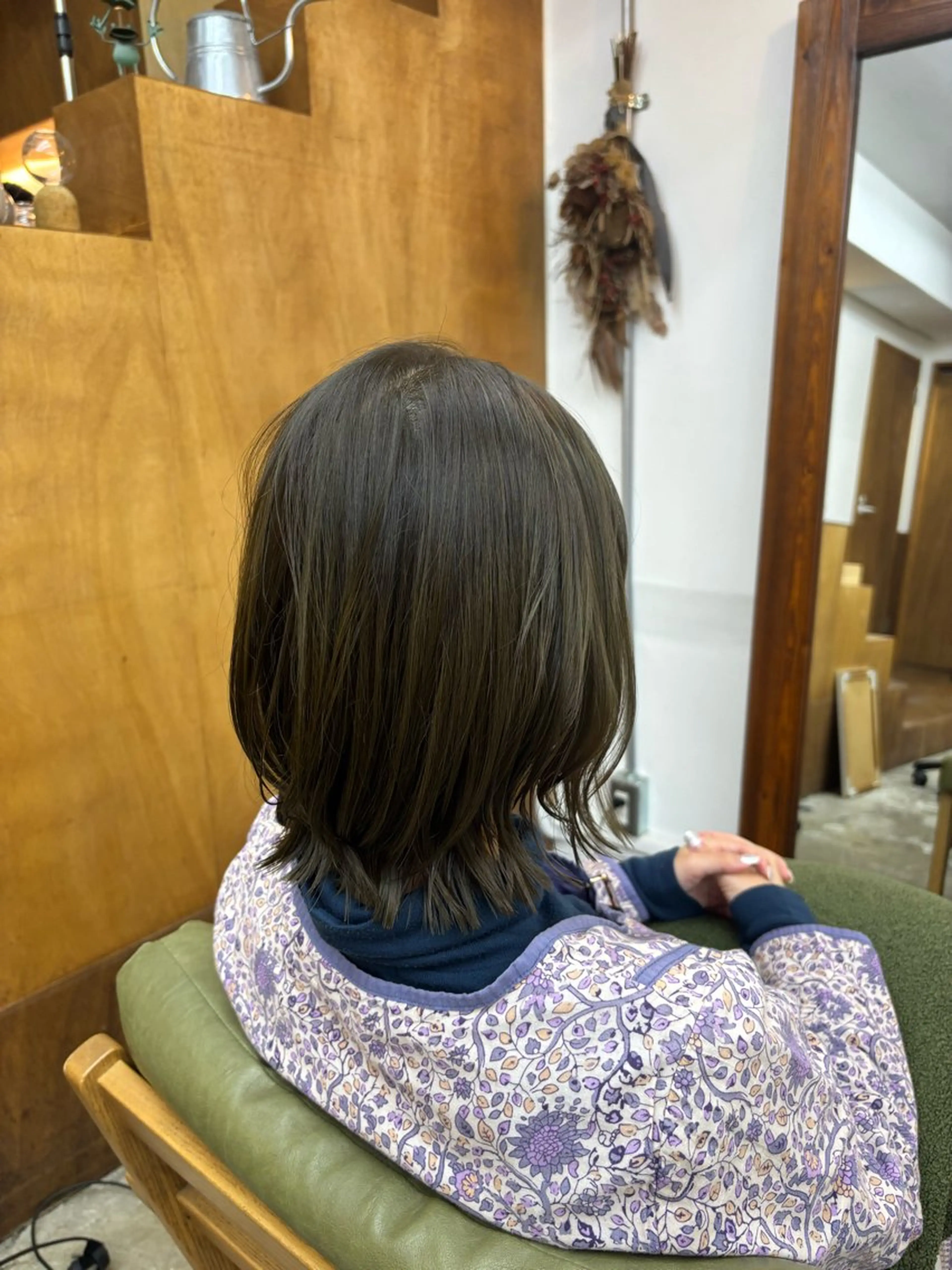 ミディアム カラー ベージュカラー オリーブベージュ ihori所属・中村 芽衣那のヘアスタイル