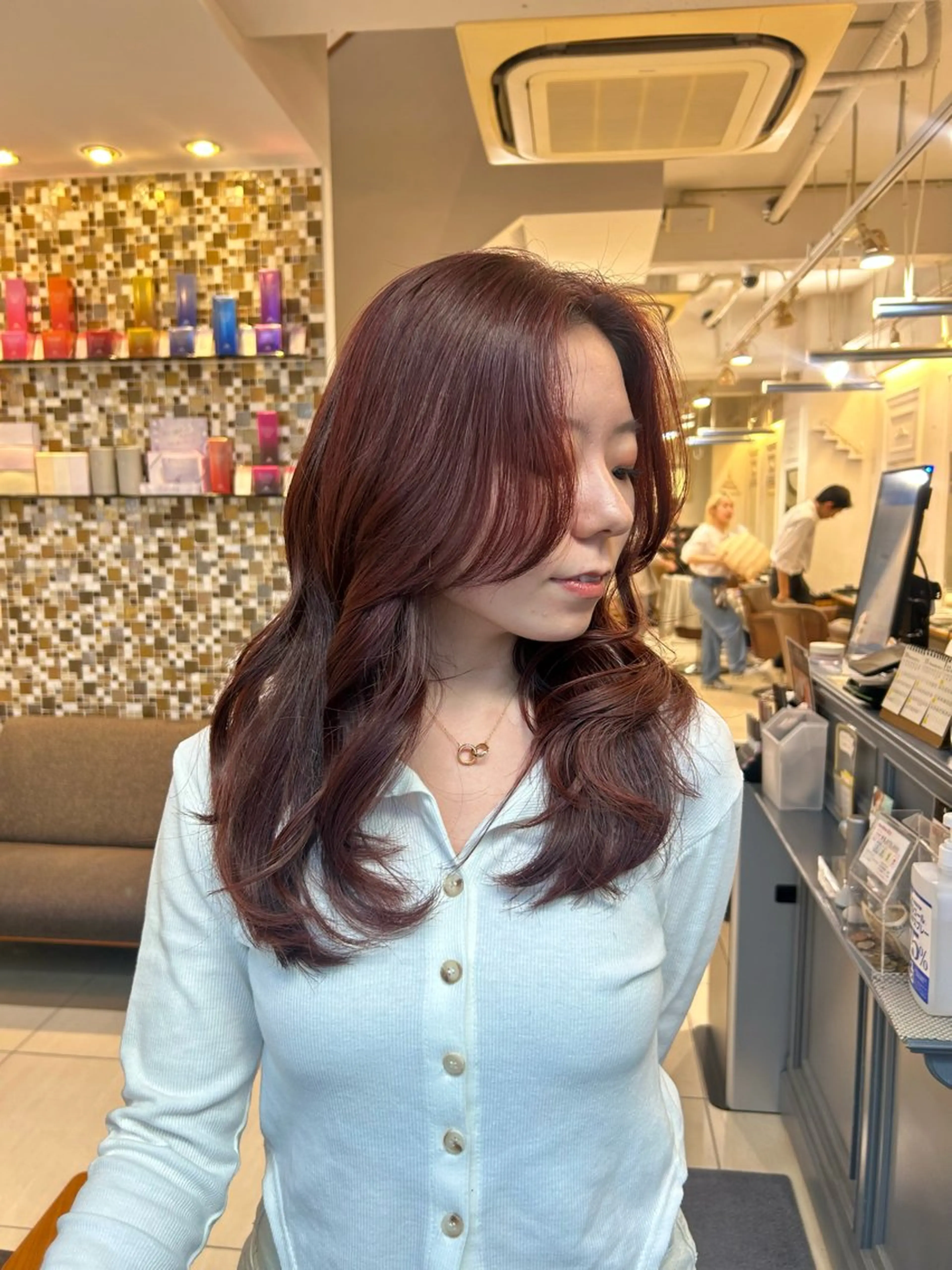 カラー moeka 表参道のヘアスタイル