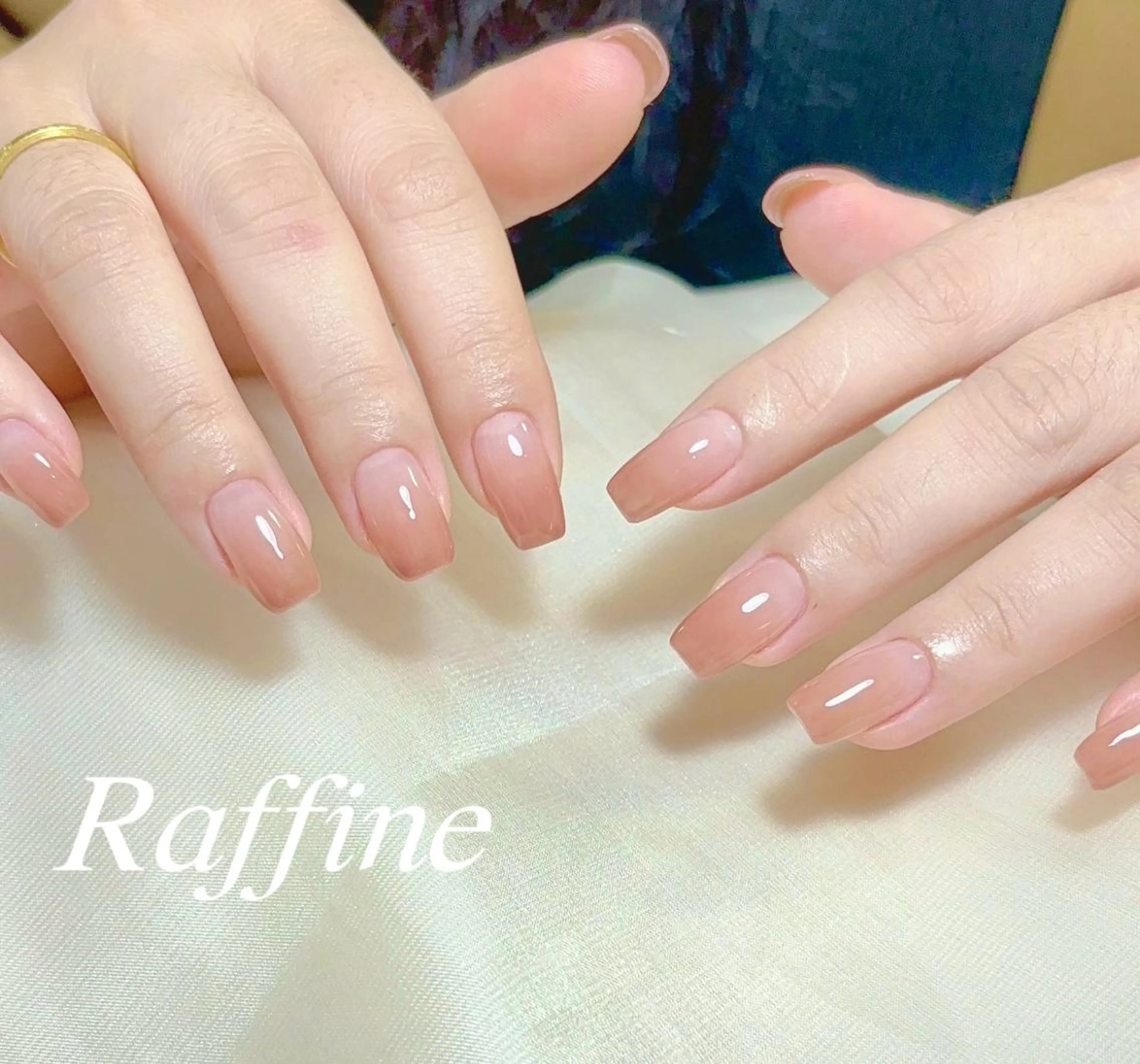 ネイル ハンドネイル RAFFINE haru🦋🩵のネイルデザイン