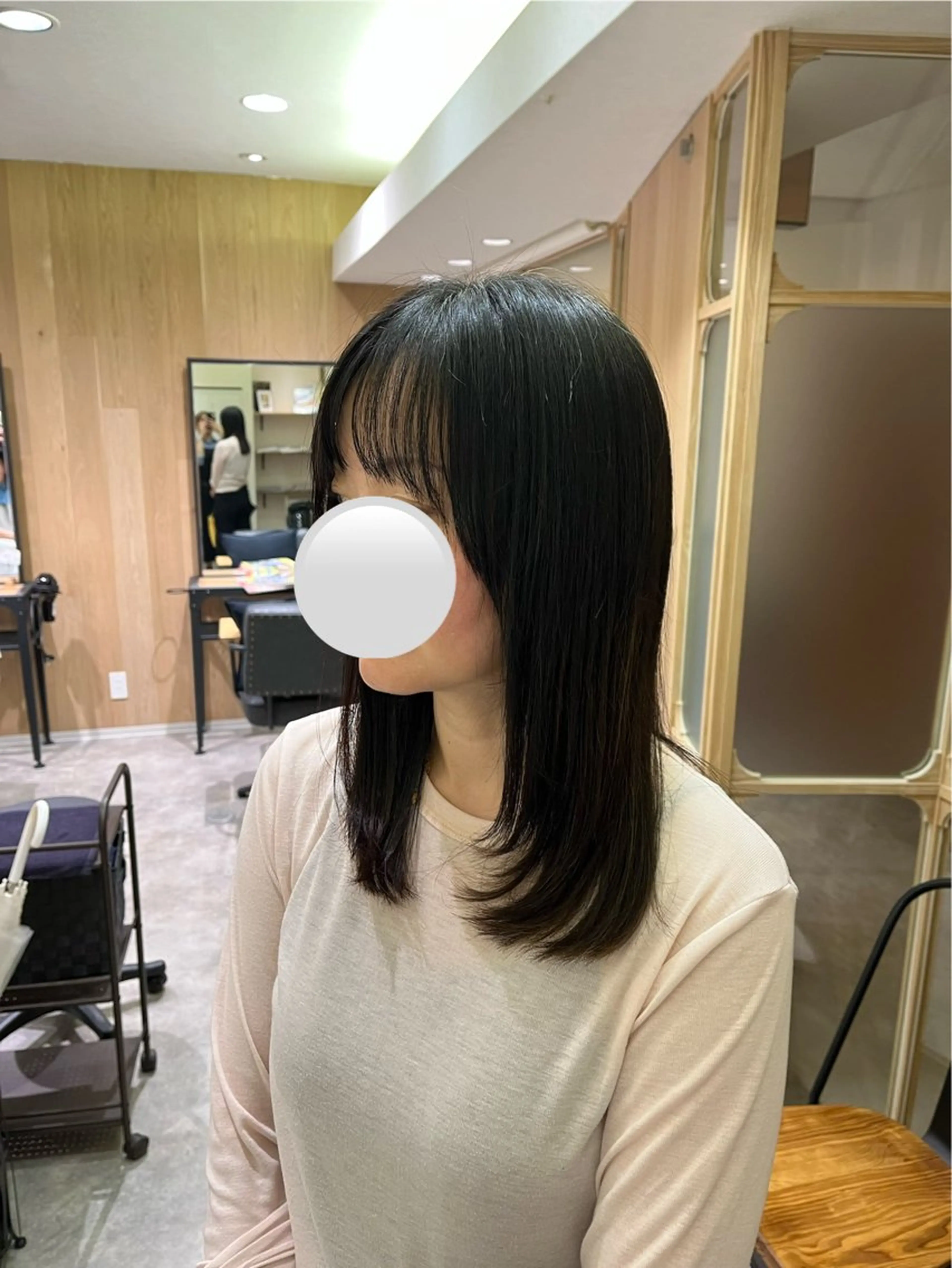 ミディアム 顔周りカット レイヤーカット ローレイヤー MAHAE 東芝のヘアスタイル