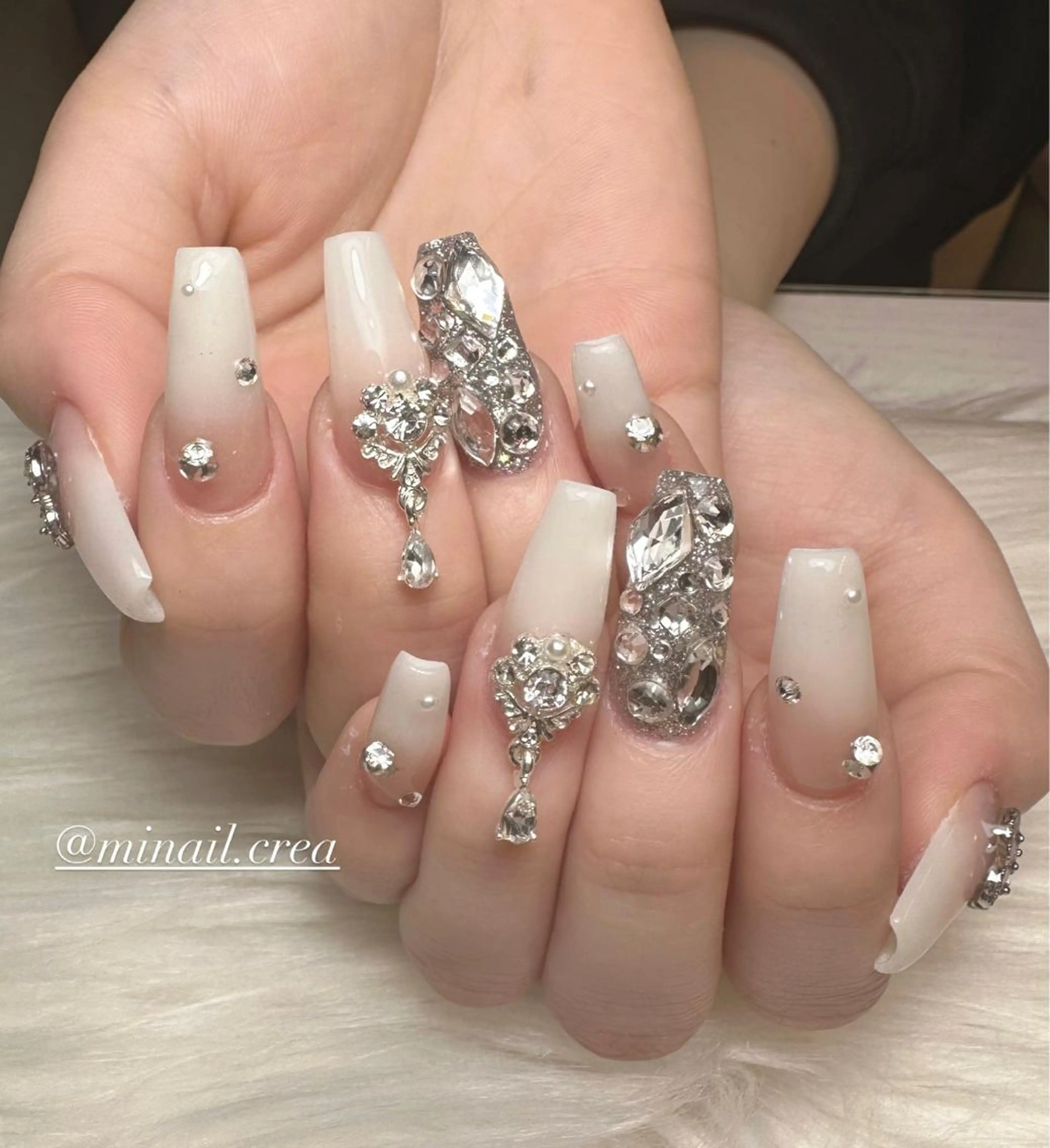 ネイル グラデーション キラキラネイル 韓国ネイル ロングネイル スカルプネイル ハンドネイル CRéA　-private nailsalon-所属・CReA nailのネイルデザイン