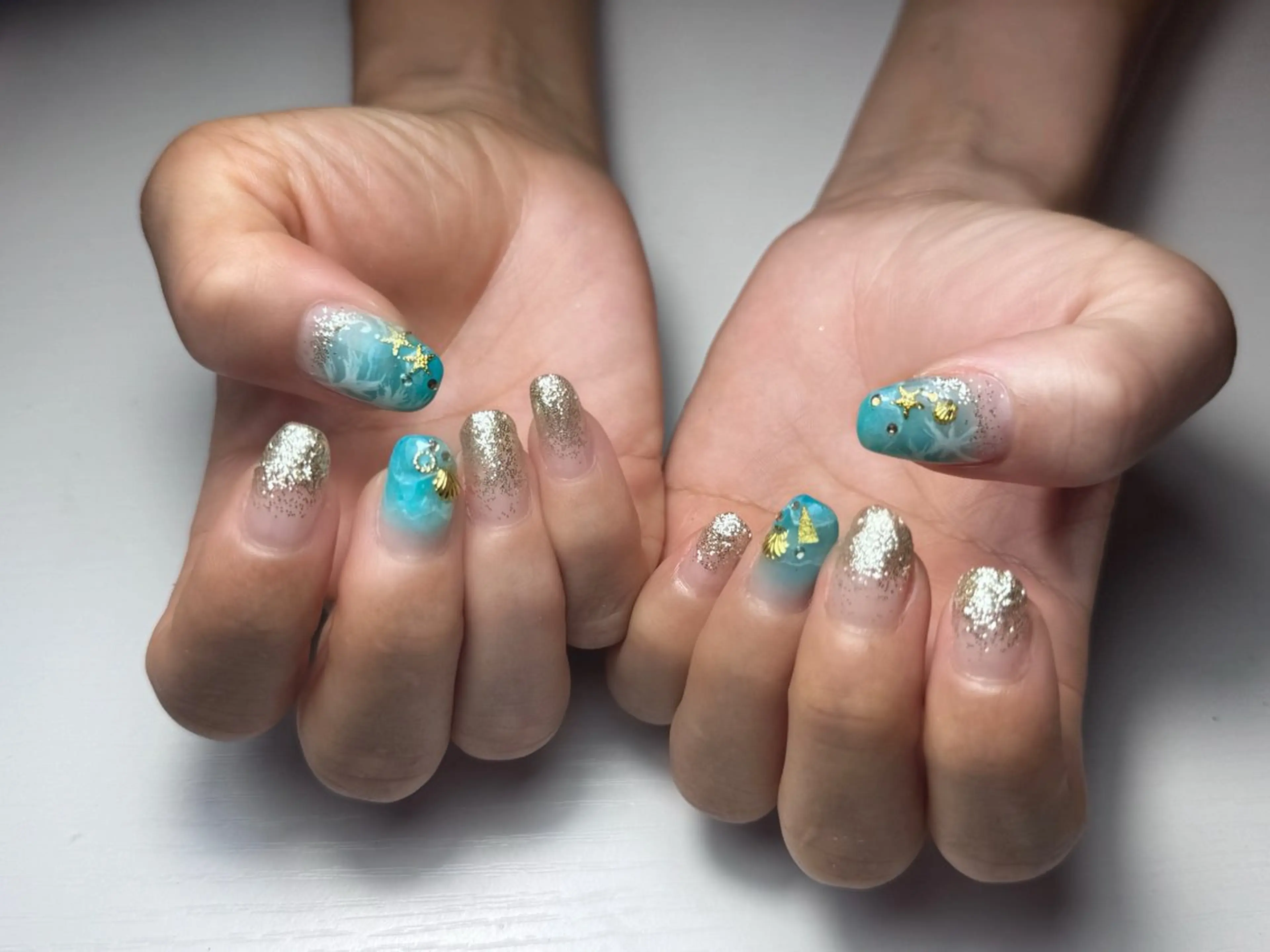 ネイル ラメ(グリッター) ラメグラデーション ワンカラーネイル 土屋 萌笑のネイルデザイン