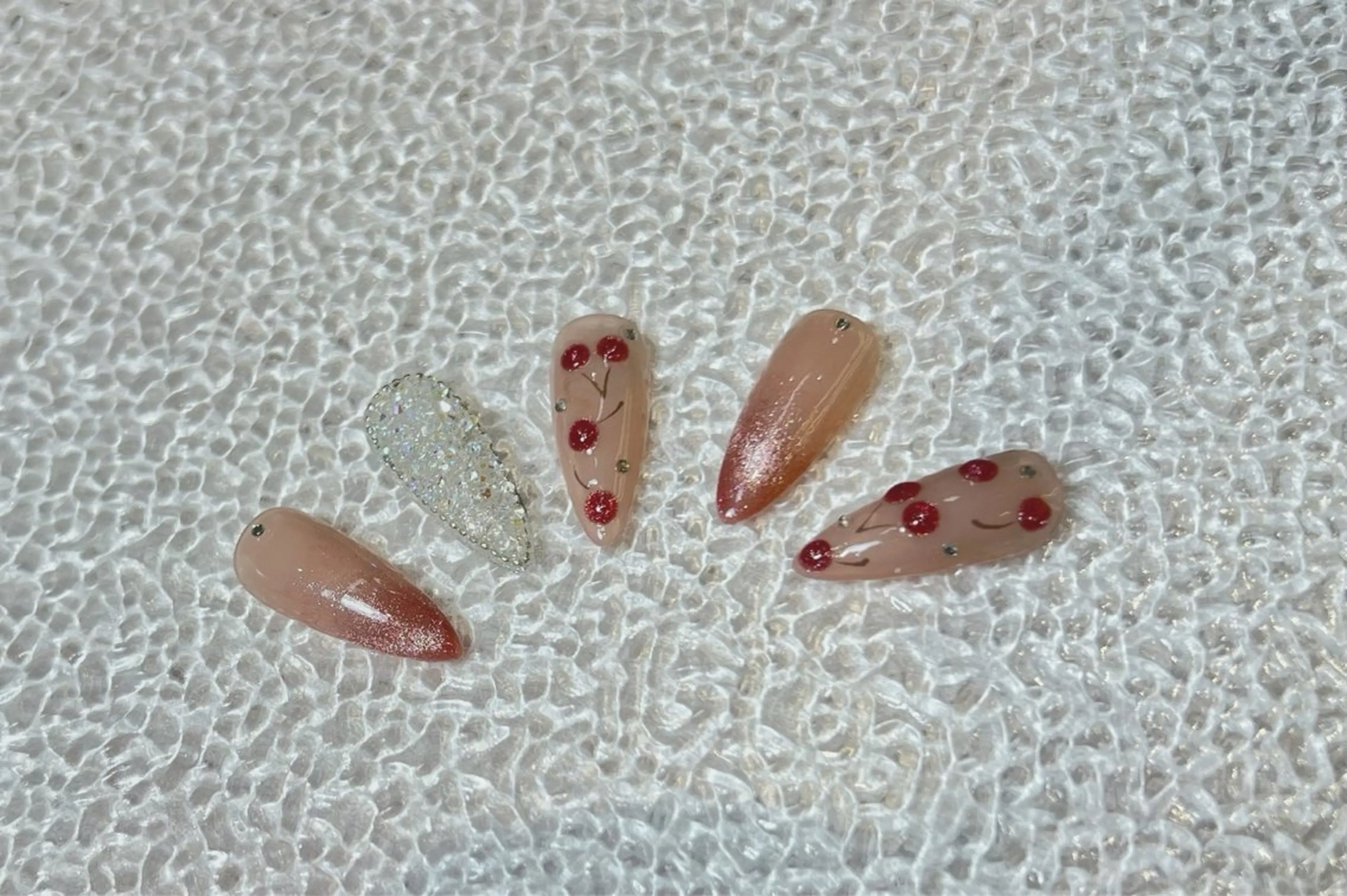 ミディアム タオ タオ Nailのネイルデザイン