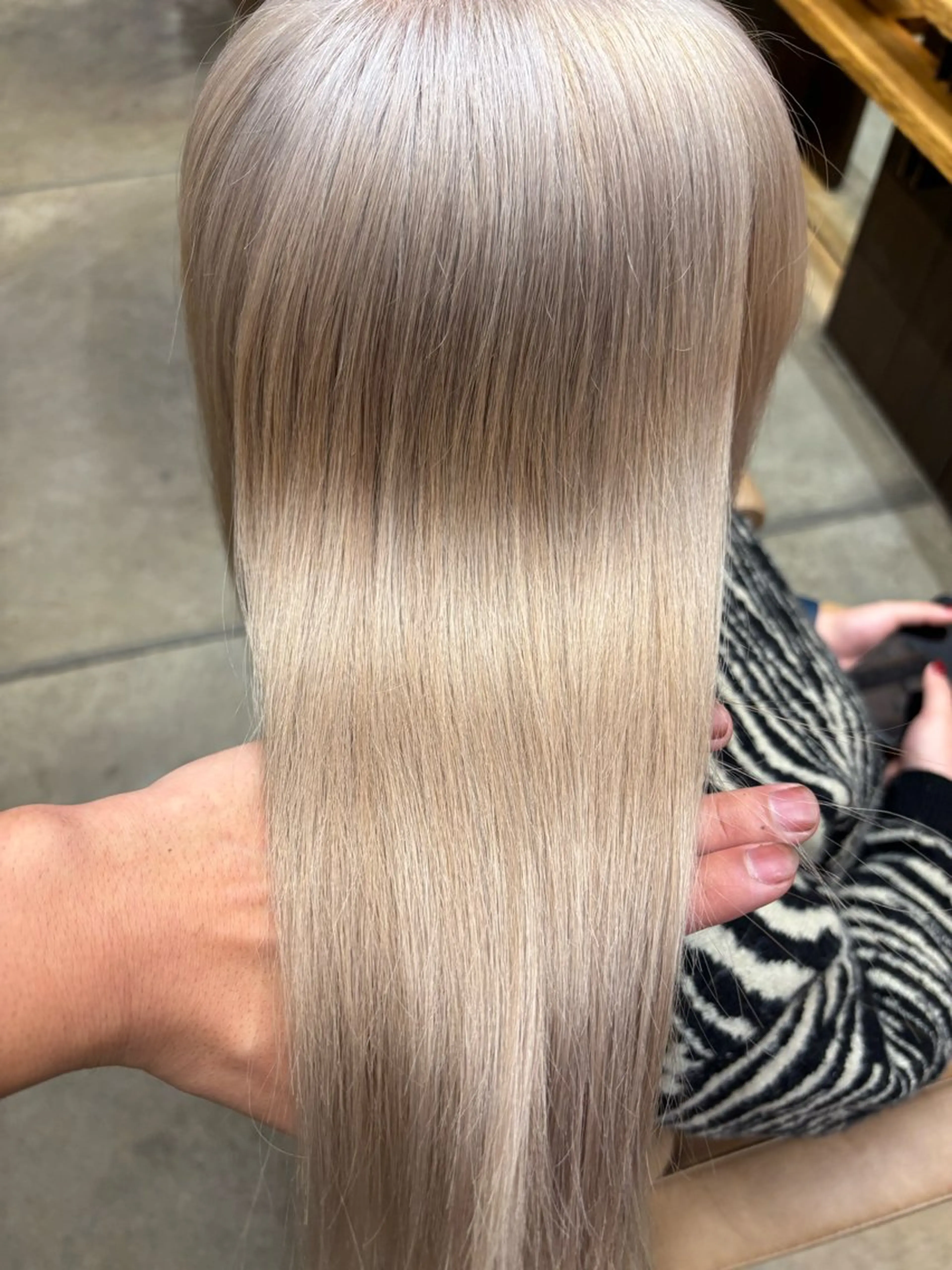 ロング 朝斗/ブリーチなし ・Wカラー・エクステのヘアスタイル