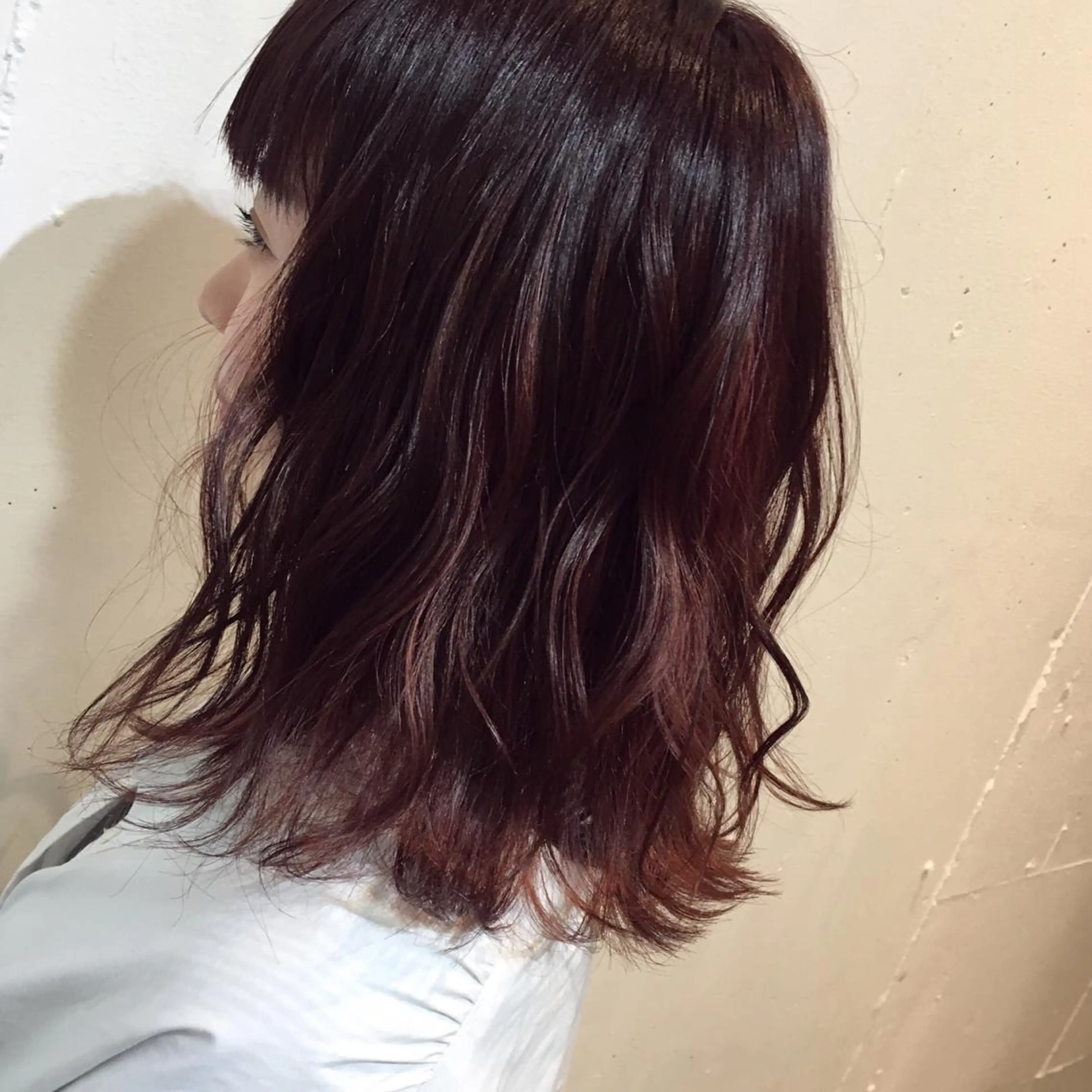 カラー 八巻 晴香のヘアスタイル