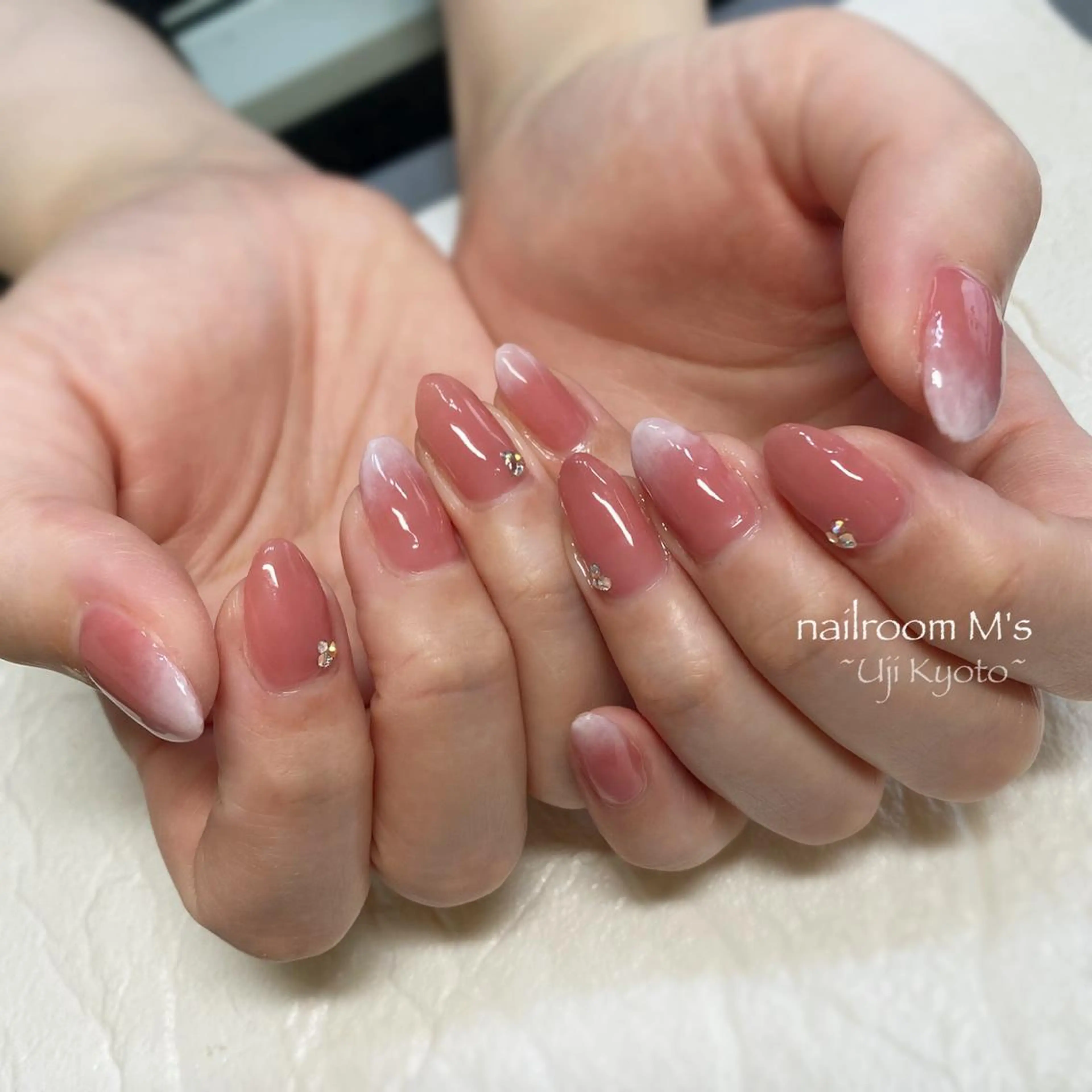 ネイル グラデーション シンプルネイル ハンドネイル . ひふみのエステ・リラクイメージ