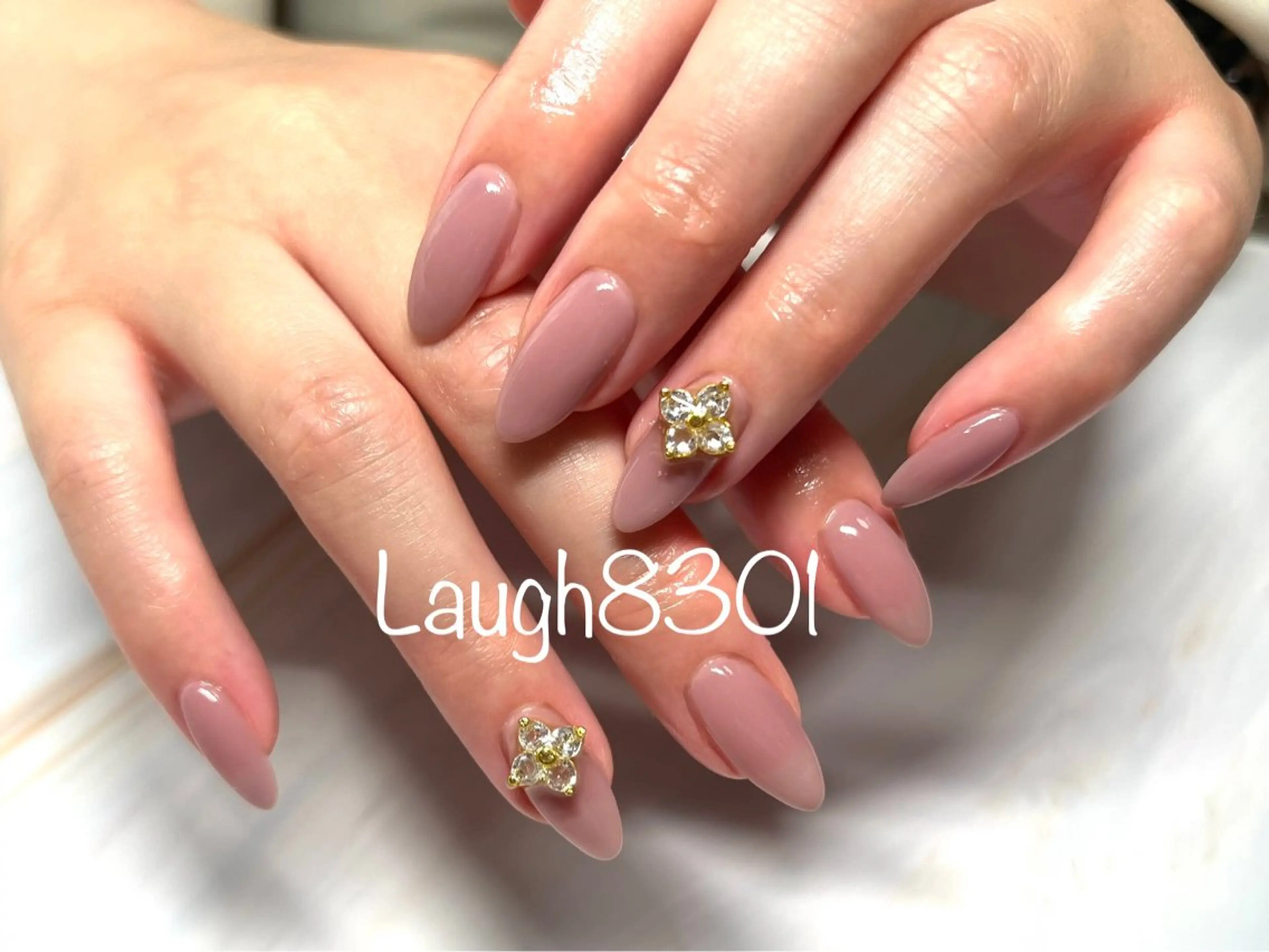 ネイル ワンカラーネイル 渋谷　Laugh 8301のネイルデザイン