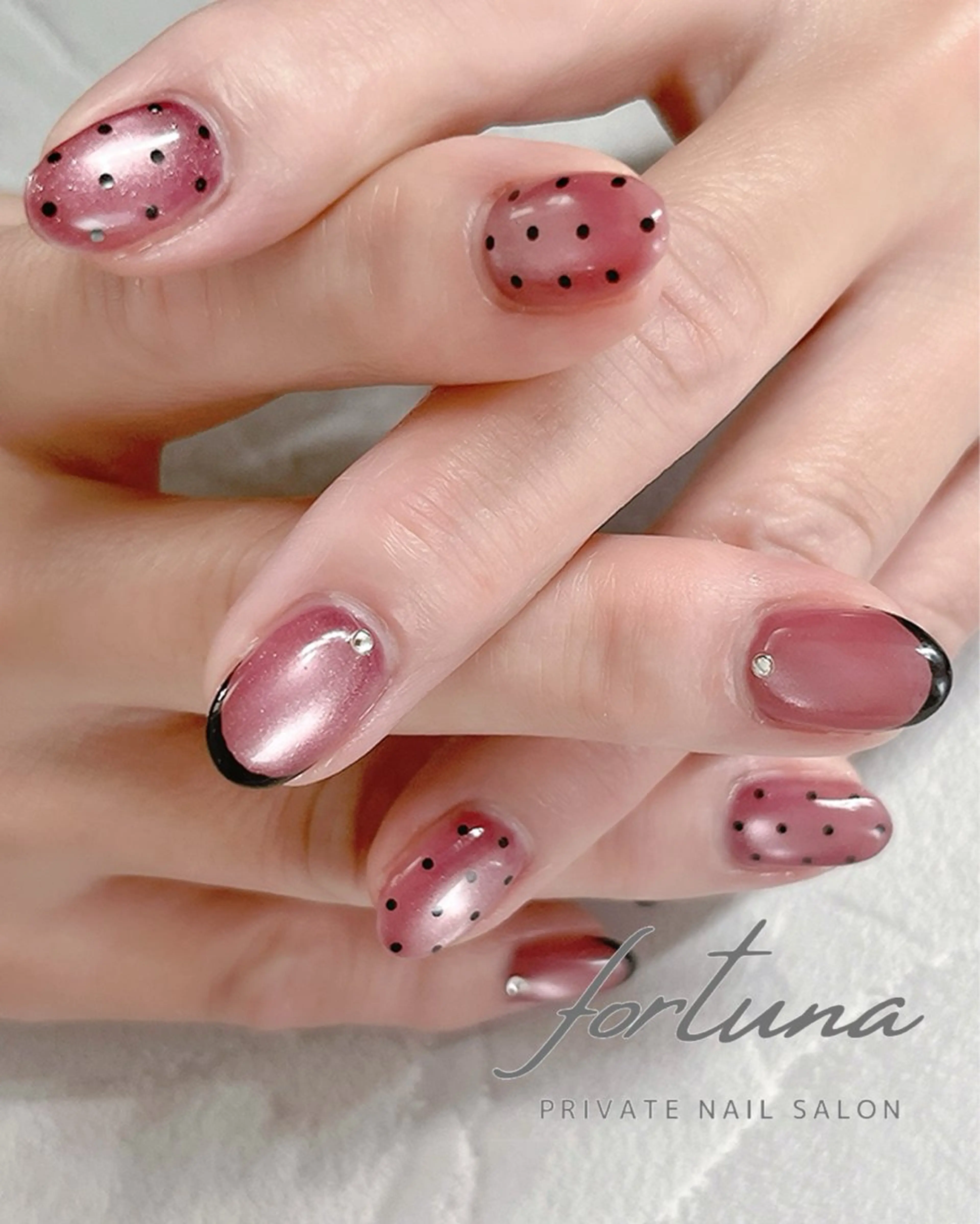 ネイル ドット フレンチネイル ジェルネイル マグネットネイル パラジェル ハンドネイル fortuna 武藤裕美のネイルデザイン