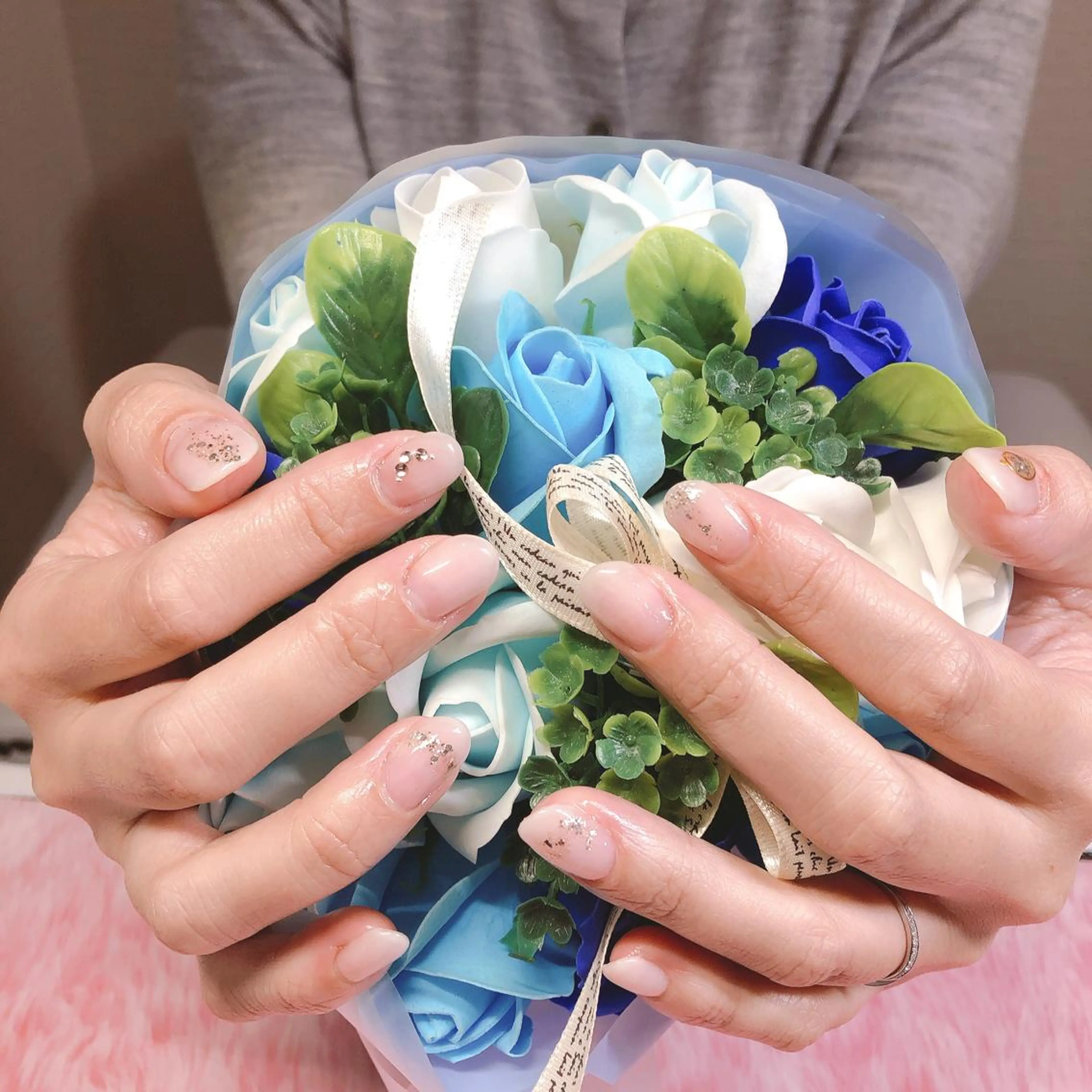 ネイル ジェルネイル グラデーション ホワイト 奥園 良恵のネイルデザイン