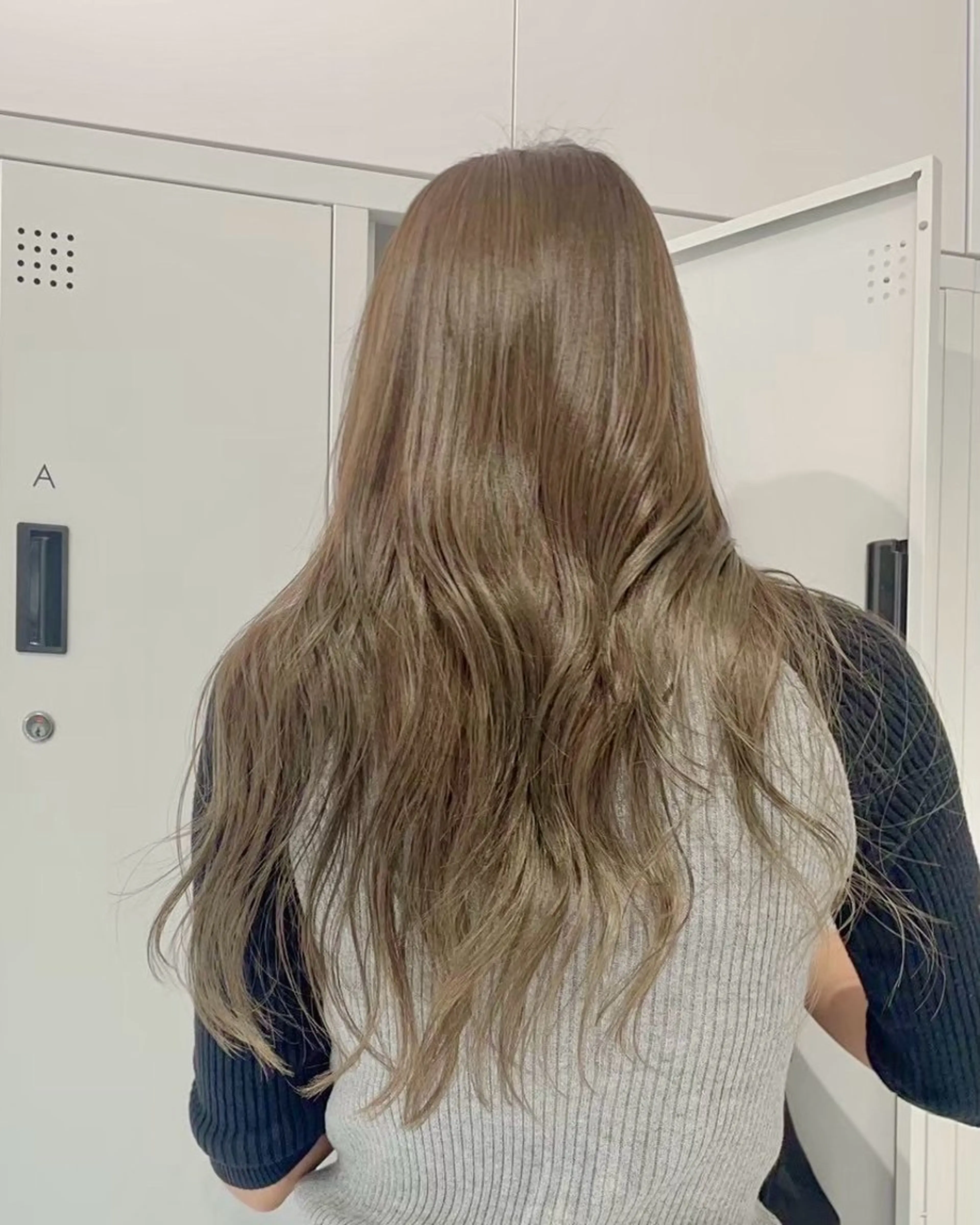 ロング カラー ヘアカラー トリートメント ヘアセット グレージュ/ベージュ /経堂/sana🌱のヘアスタイル