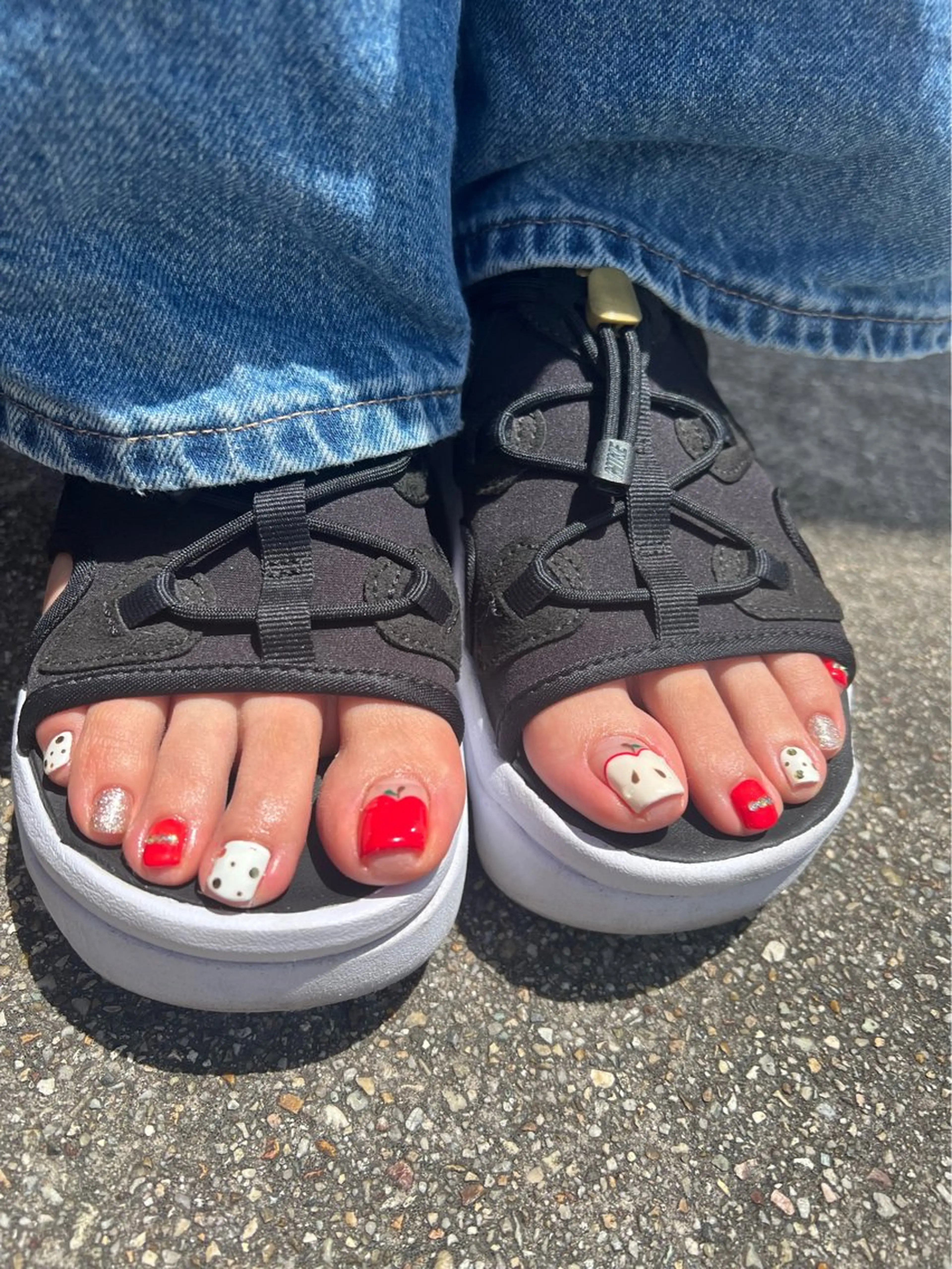 ネイル ドット フットネイル nails Lazosのネイルデザイン