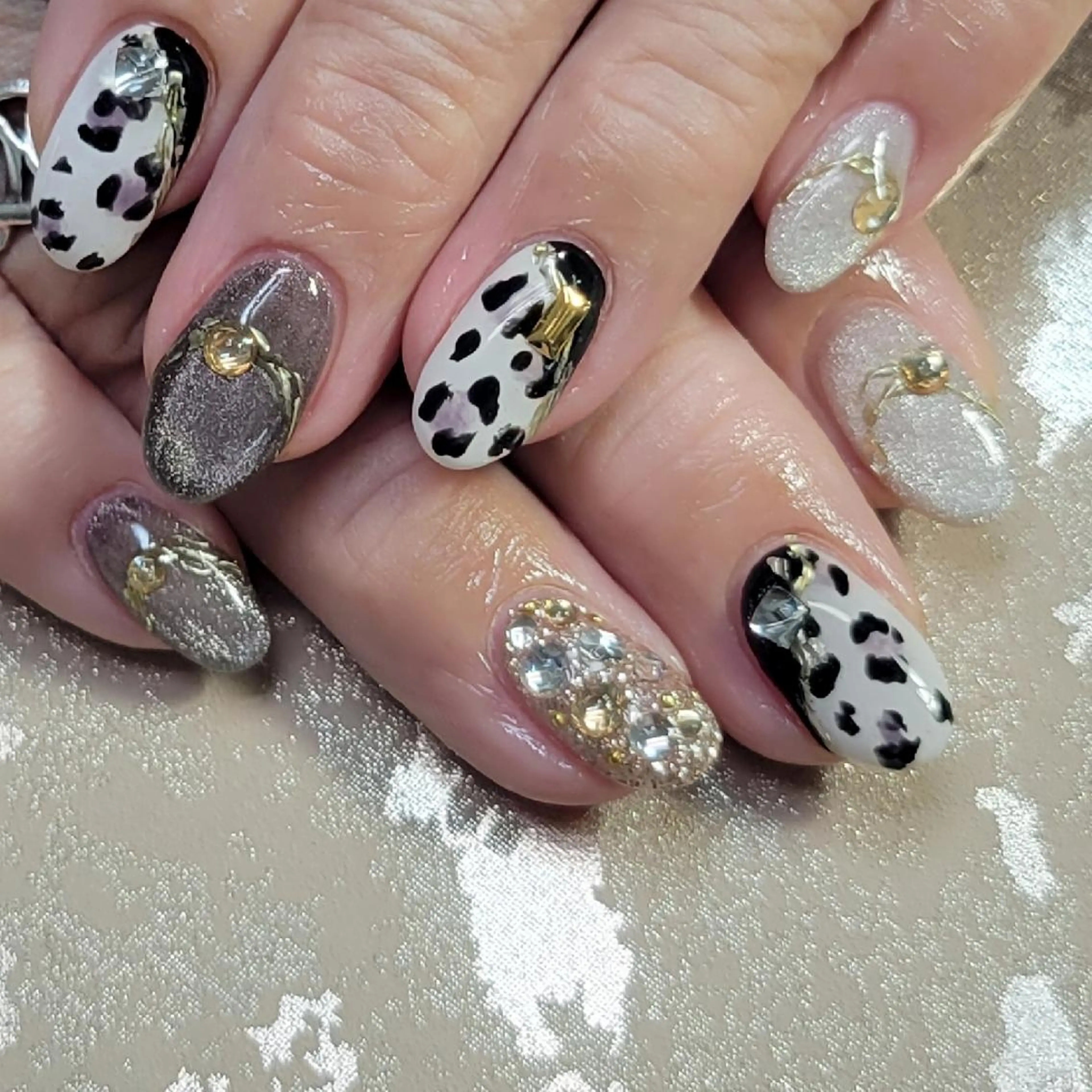 ネイル ストーンネイル ハンドネイル ネイルサロンほっこり kanaのネイルデザイン