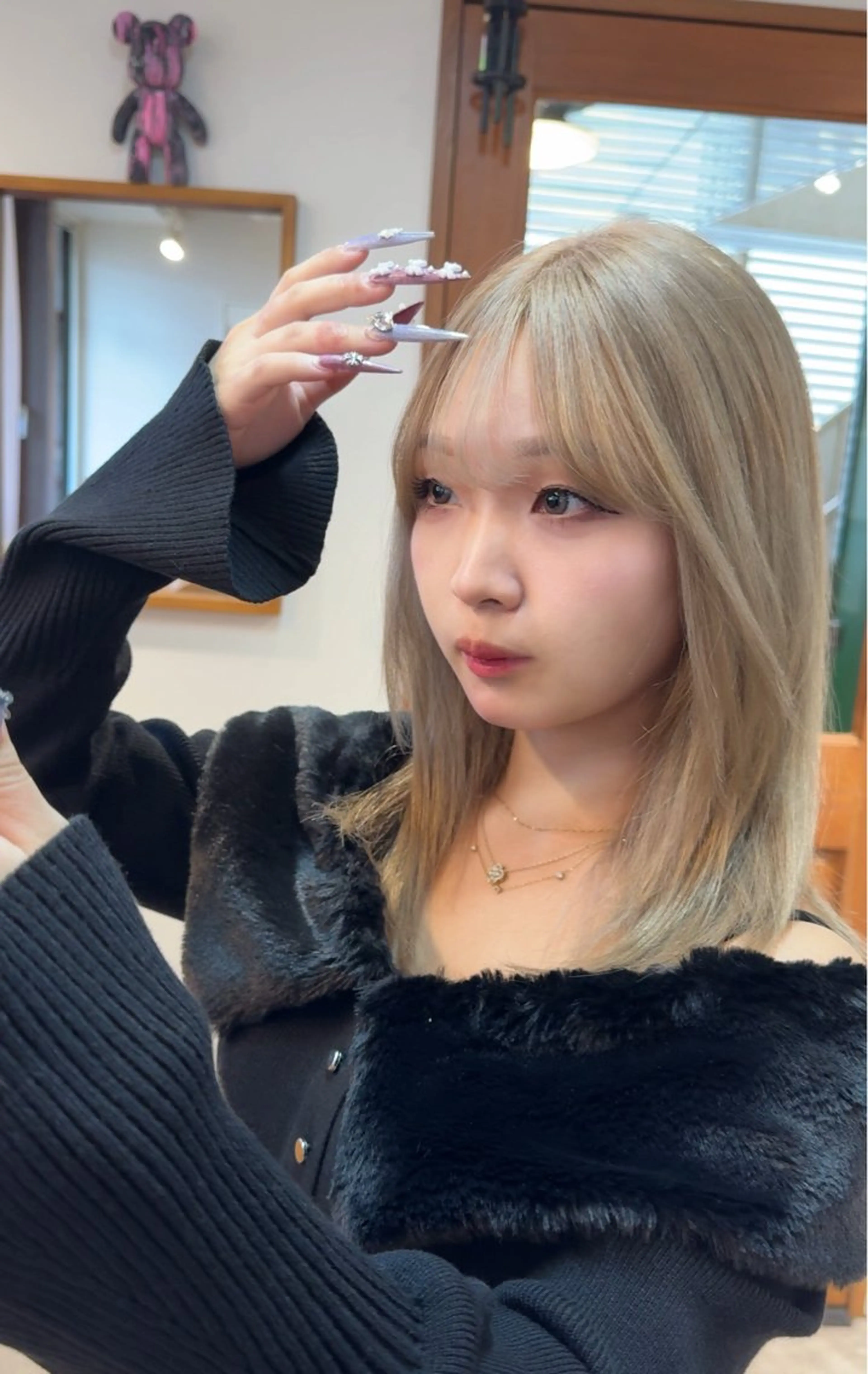 ミディアム カラー ベージュカラー ホワイトベージュ カット ヘアカラー トリートメント 岡本 太陽☀️のヘアスタイル