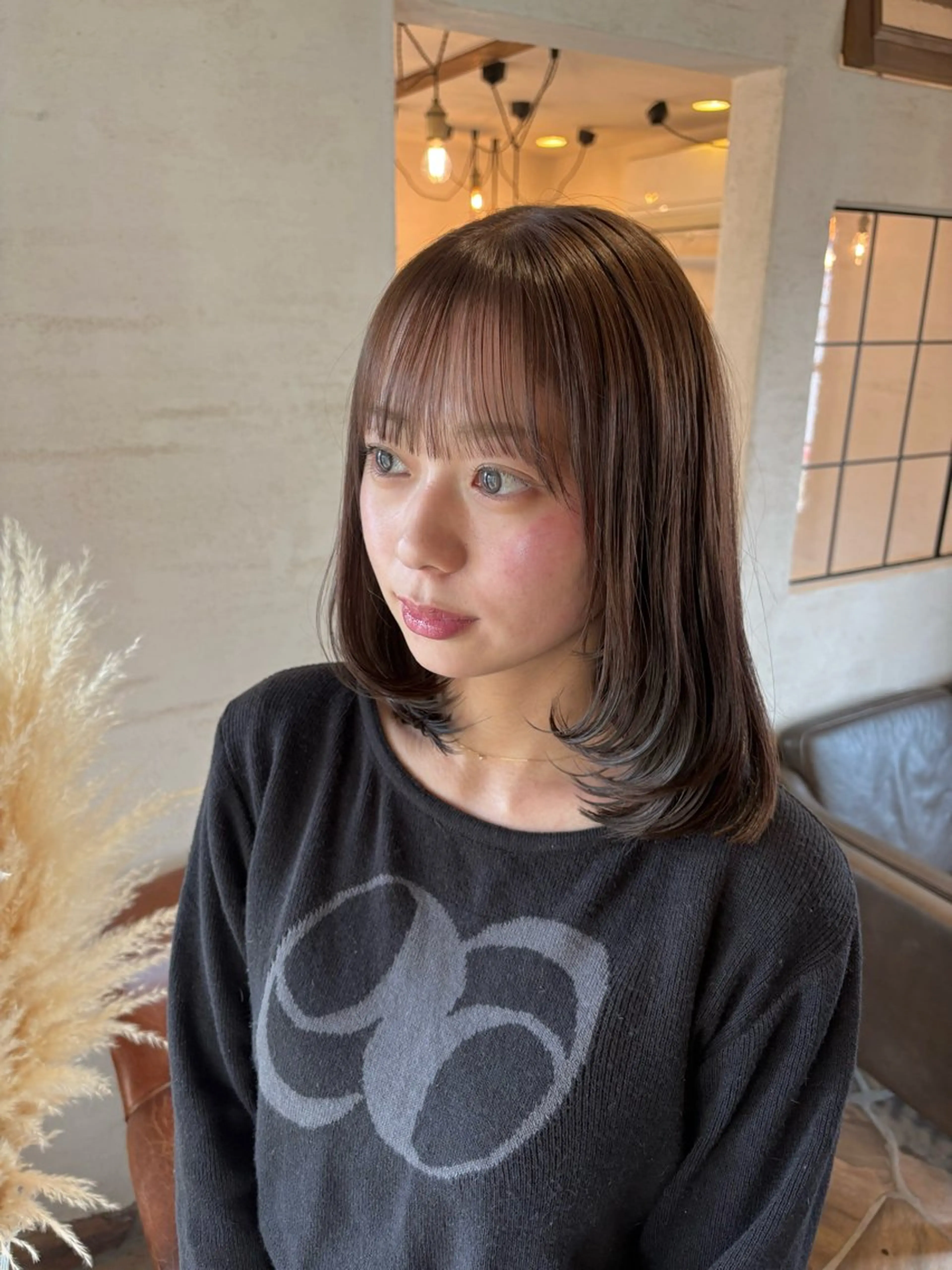 ミディアム カラー ミディアムレイヤー ベージュカラー ブリーチ 透明感カラー ブリーチなしカラー 田島 千愛のヘアスタイル