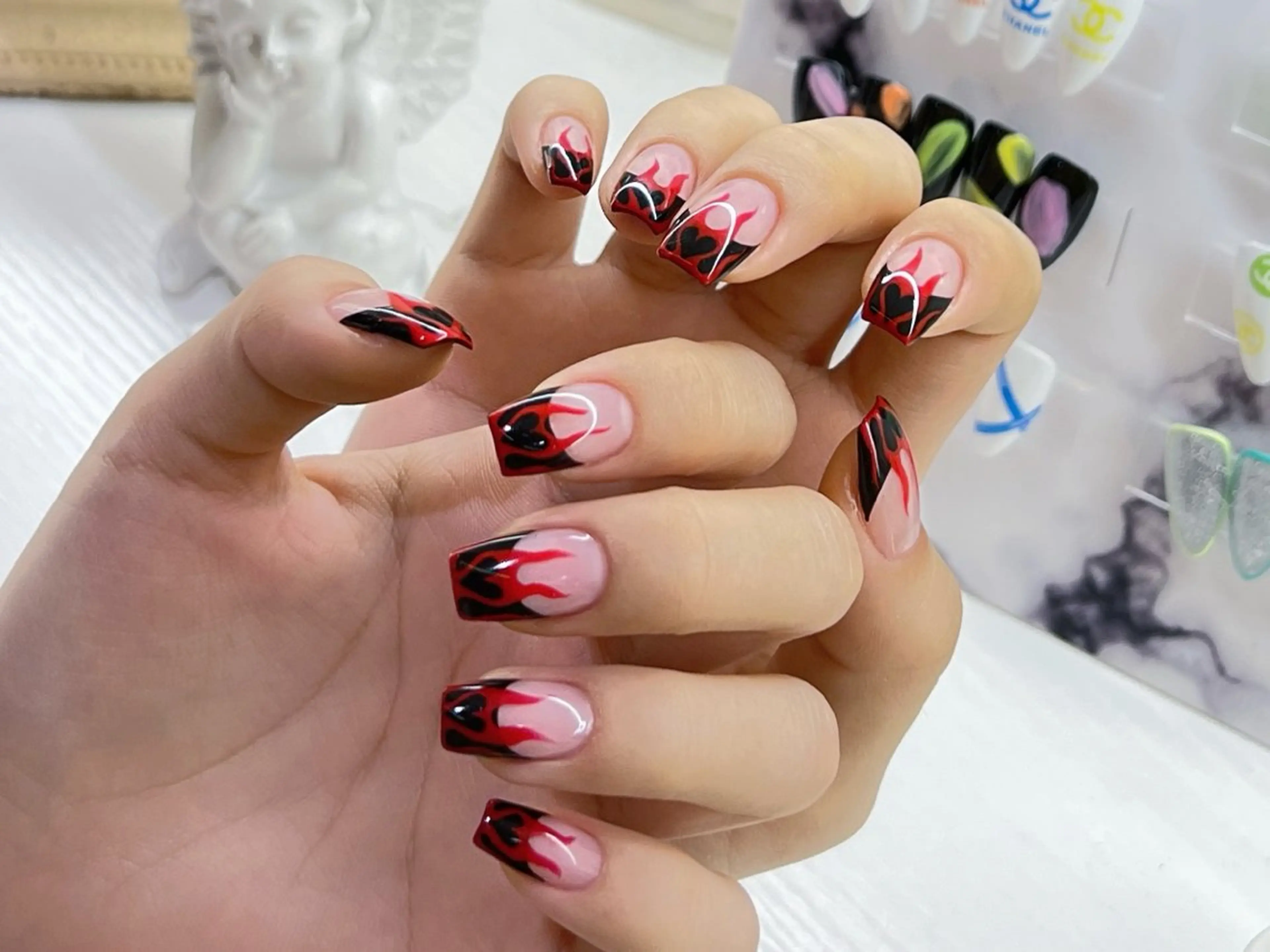 メンズ ネイル アートネイル フレンチネイル ジェルネイル キラキラネイル パラジェル ハンドネイル Bloom スカルプ専門店のネイルデザイン