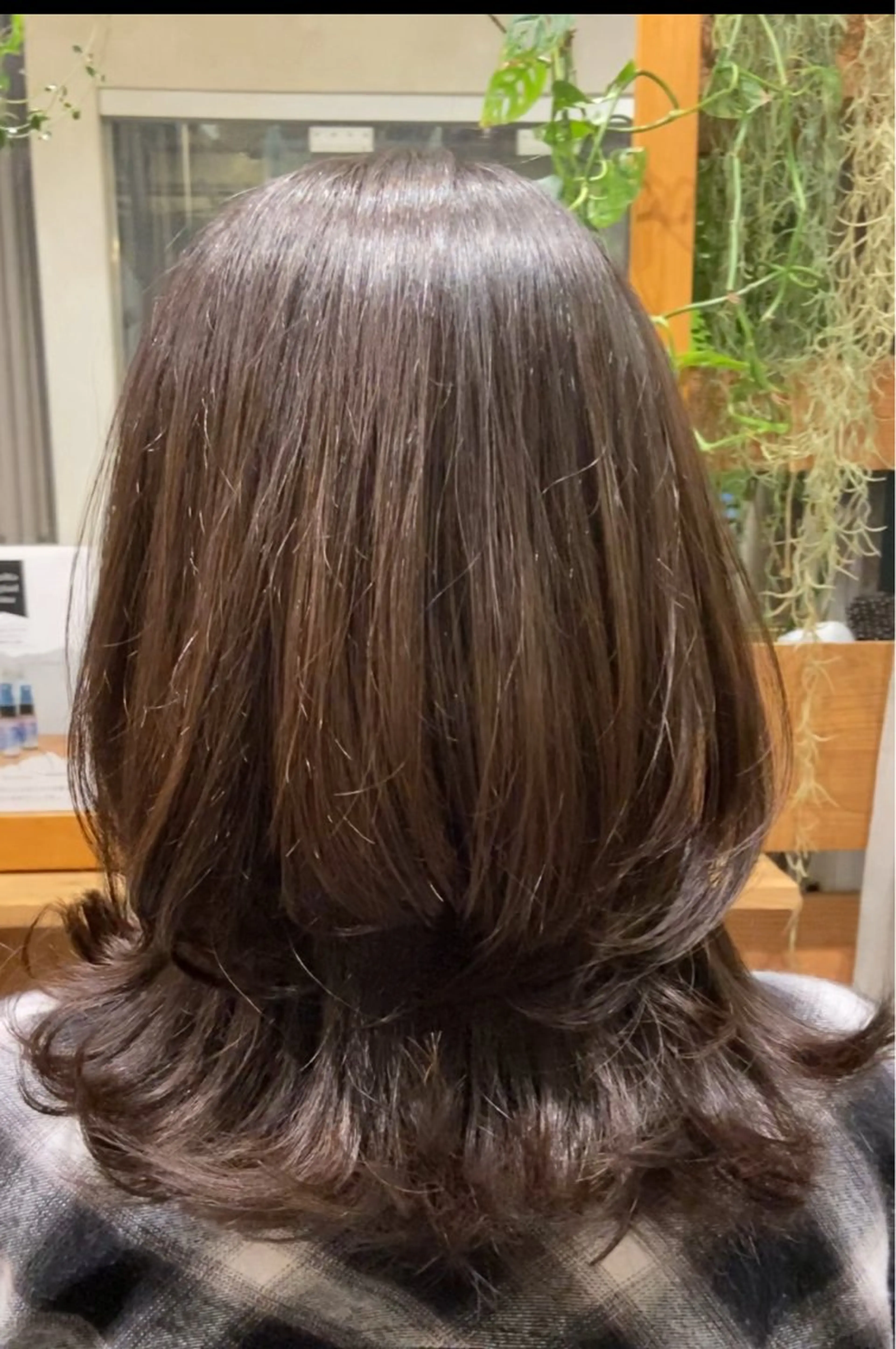 セミロング レイヤーカット 馬場 彩のヘアスタイル