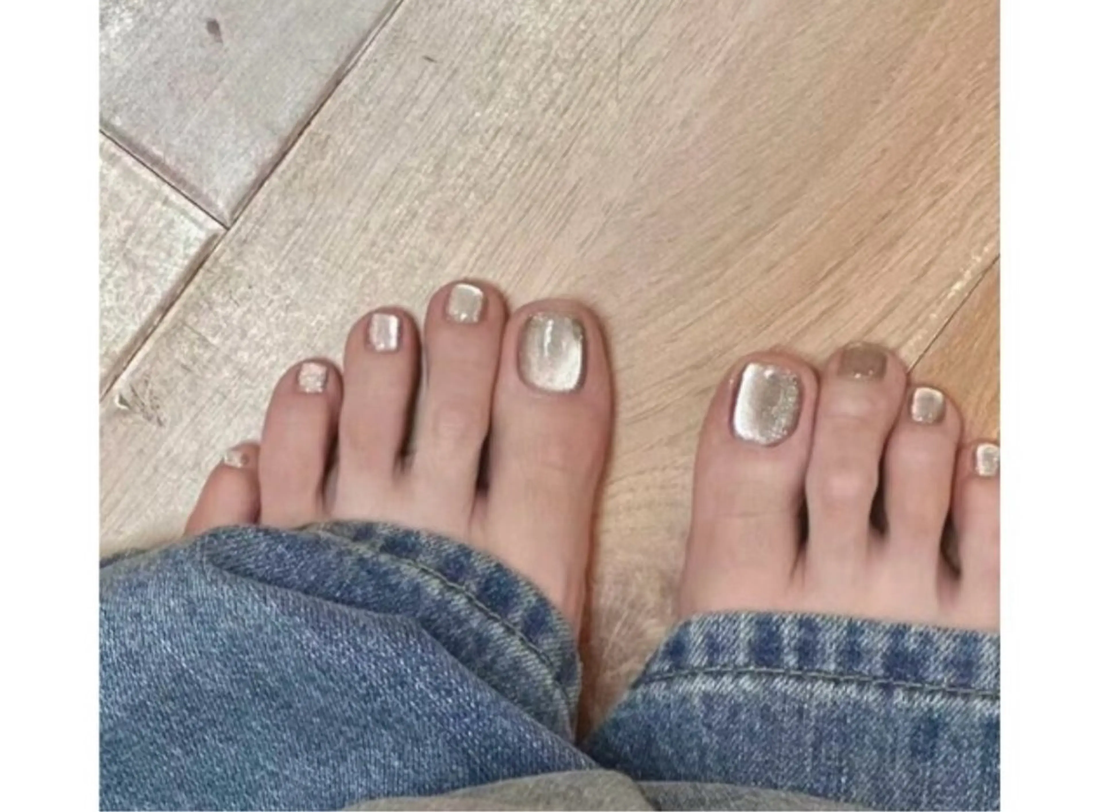 フット【フットネイル】マグネットor フラッシュ★！ギラギラも映えるの写真