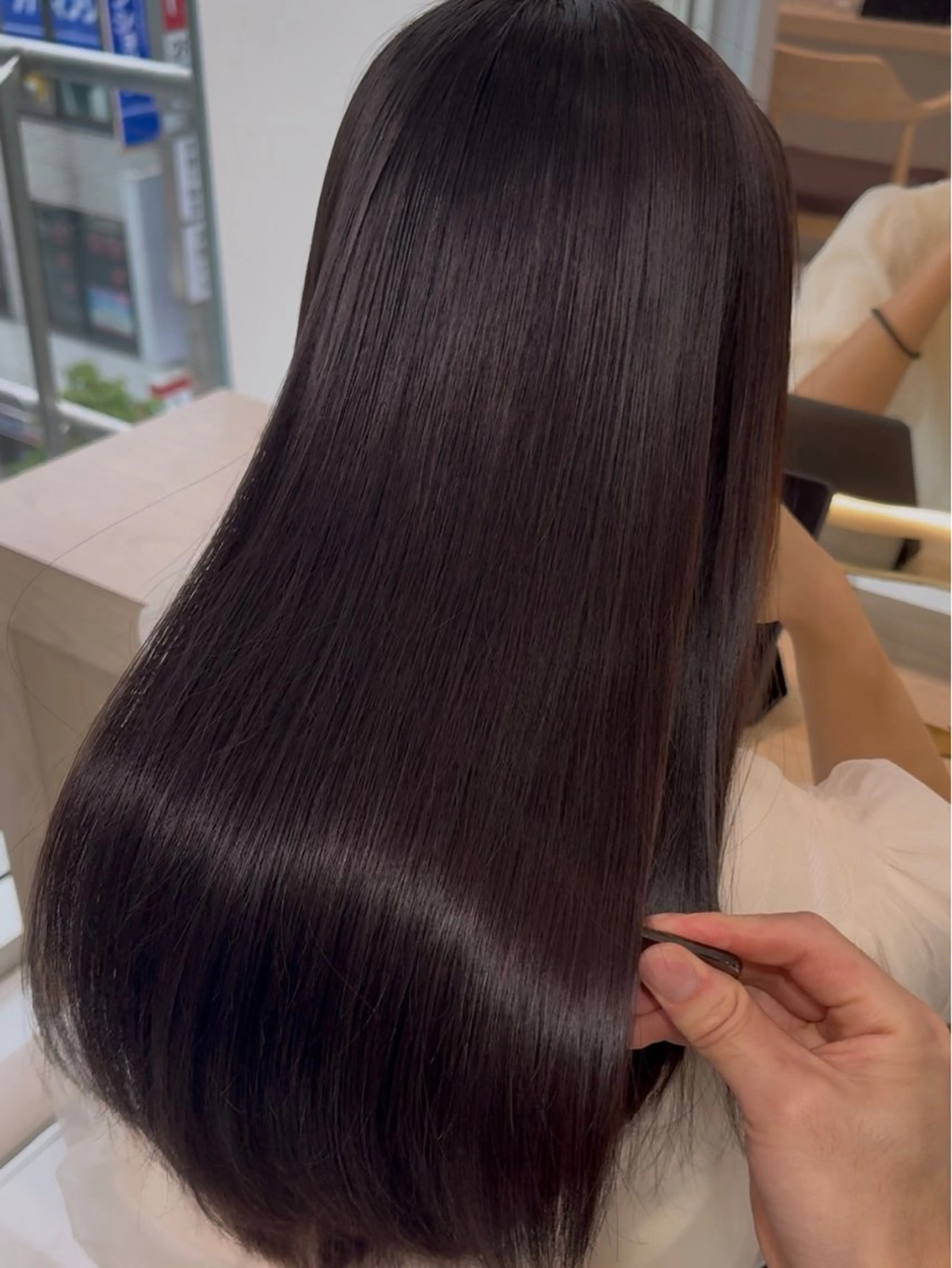 【平日限定】広がりうねりが気になる方‼️縮毛矯正＋トリートメントの写真