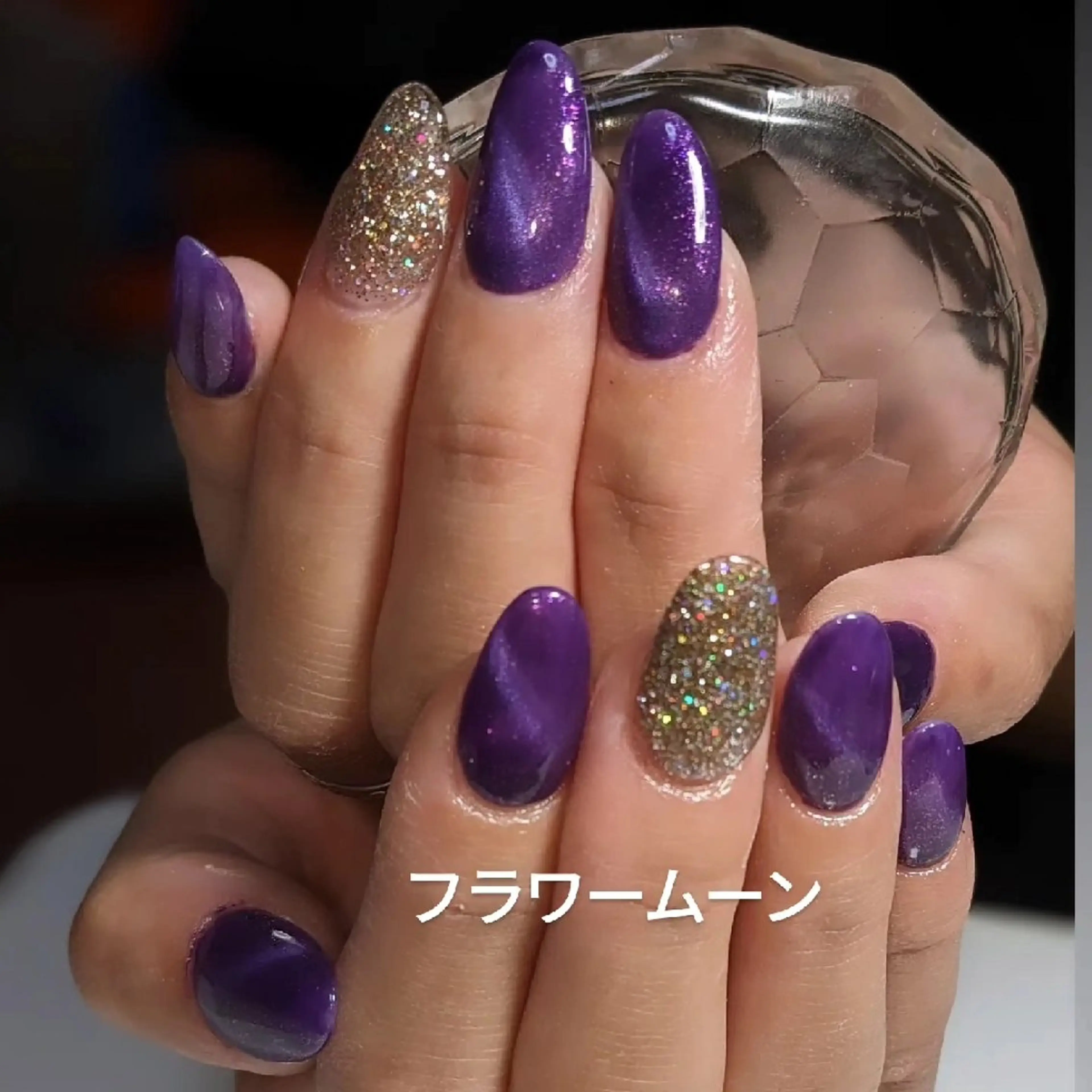 ネイル マグネットネイル フラワー ムーンのネイルデザイン