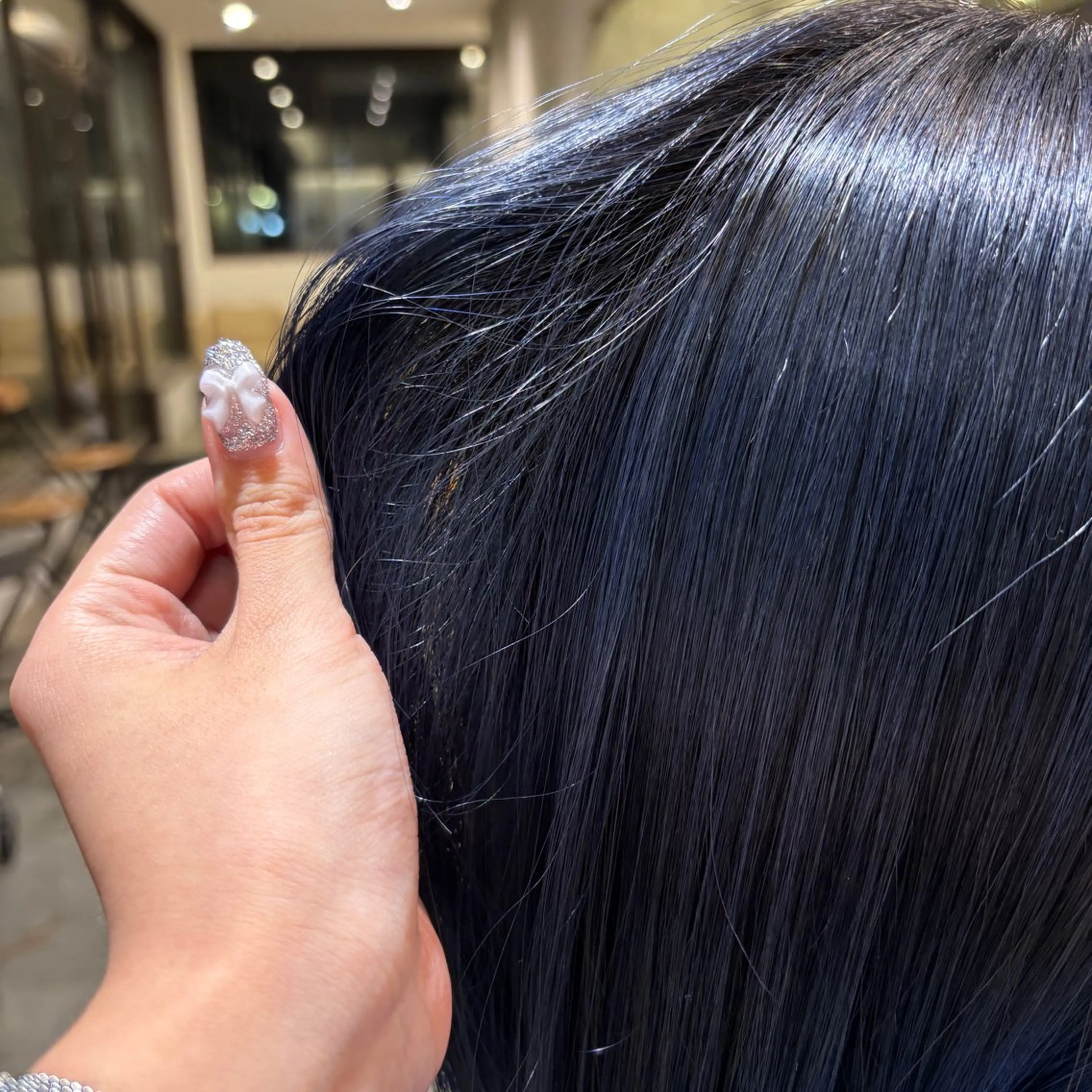 ミディアム 小木曽 里華のヘアスタイル