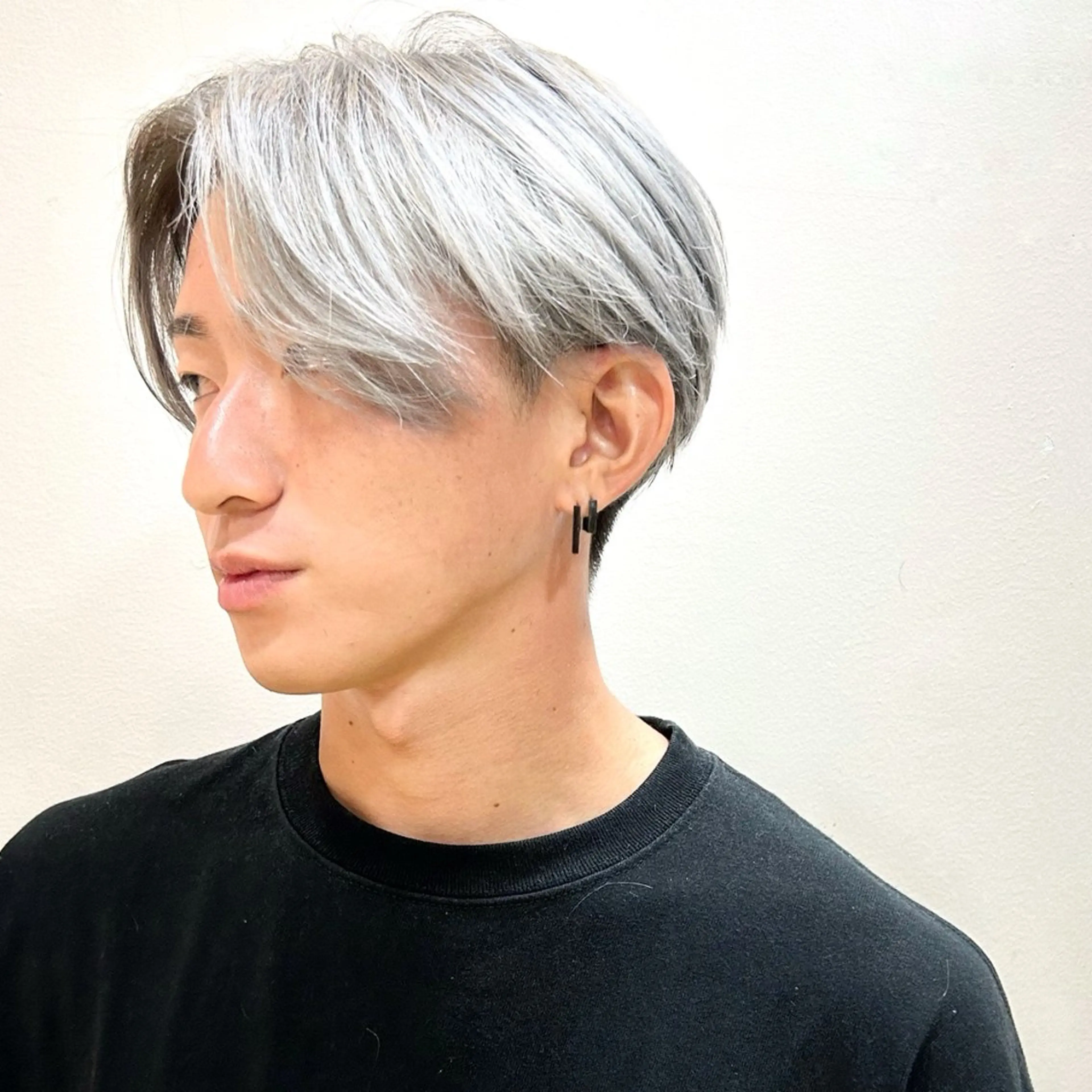ショート メンズ メンズブリーチ メンズハイトーン アッシュ ヘアカラー デザインカラー/ 推しの配色 肥後のヘアスタイル