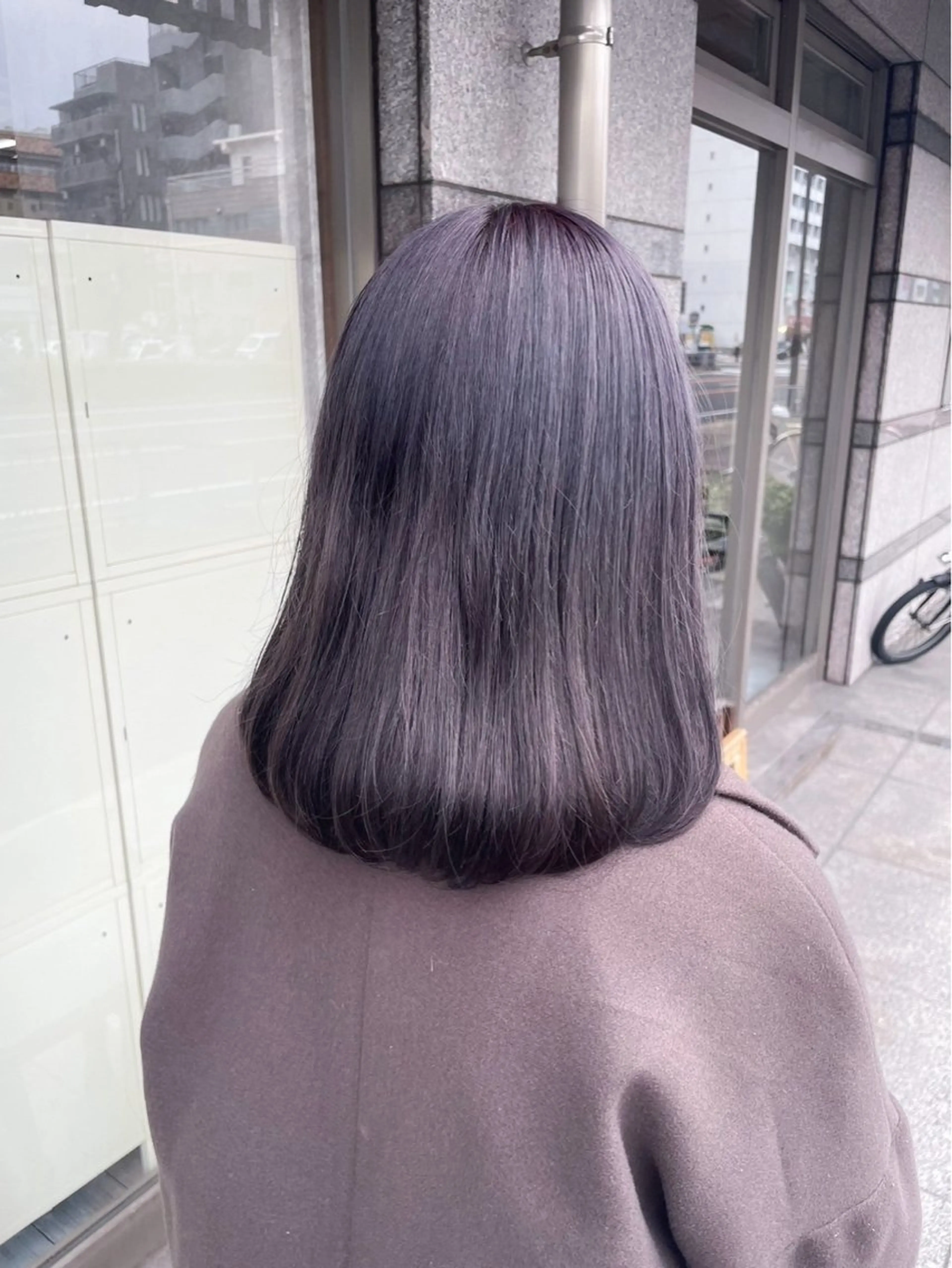 ミディアム カラー グレージュ ラベンダーカラー ラベンダーグレージュ ラベンダーグレー ヘアカラー トリートメント イワタ マハ/ minim hairのヘアスタイル