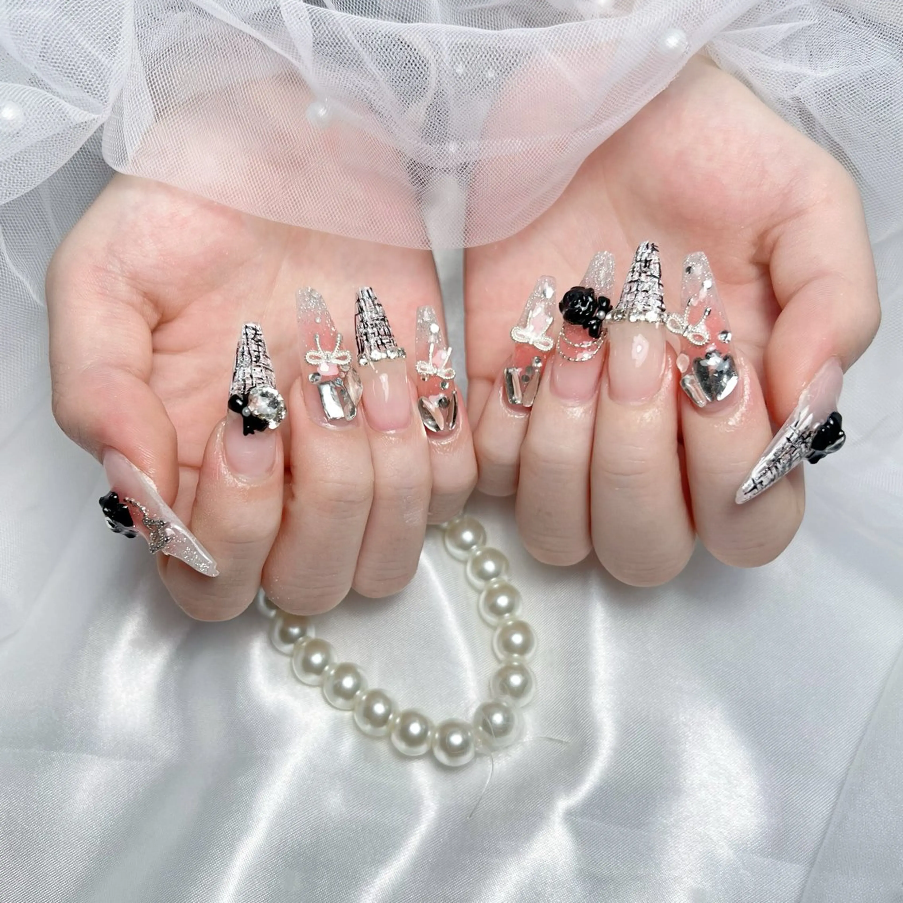 ネイル グリーン キラキラネイル ラメ(グリッター) ニュアンスネイル 赤色 ハンドネイル ハンドケア ぱん ちゃんのネイルデザイン