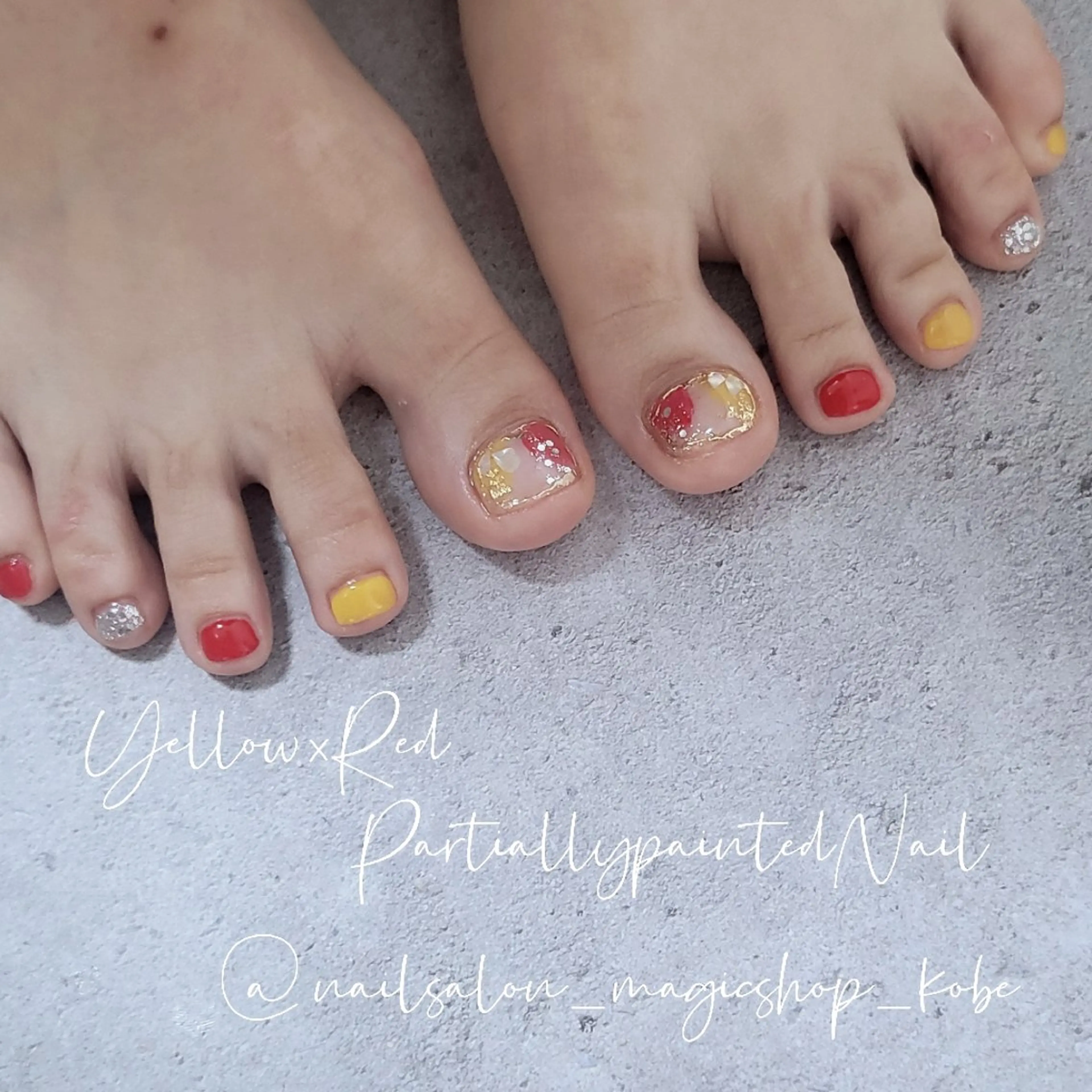 ネイル フットネイル ジェルネイル ゴールド ラメ(グリッター) ミラーネイル フットネイル Nailsalon MagicShopのネイルデザイン