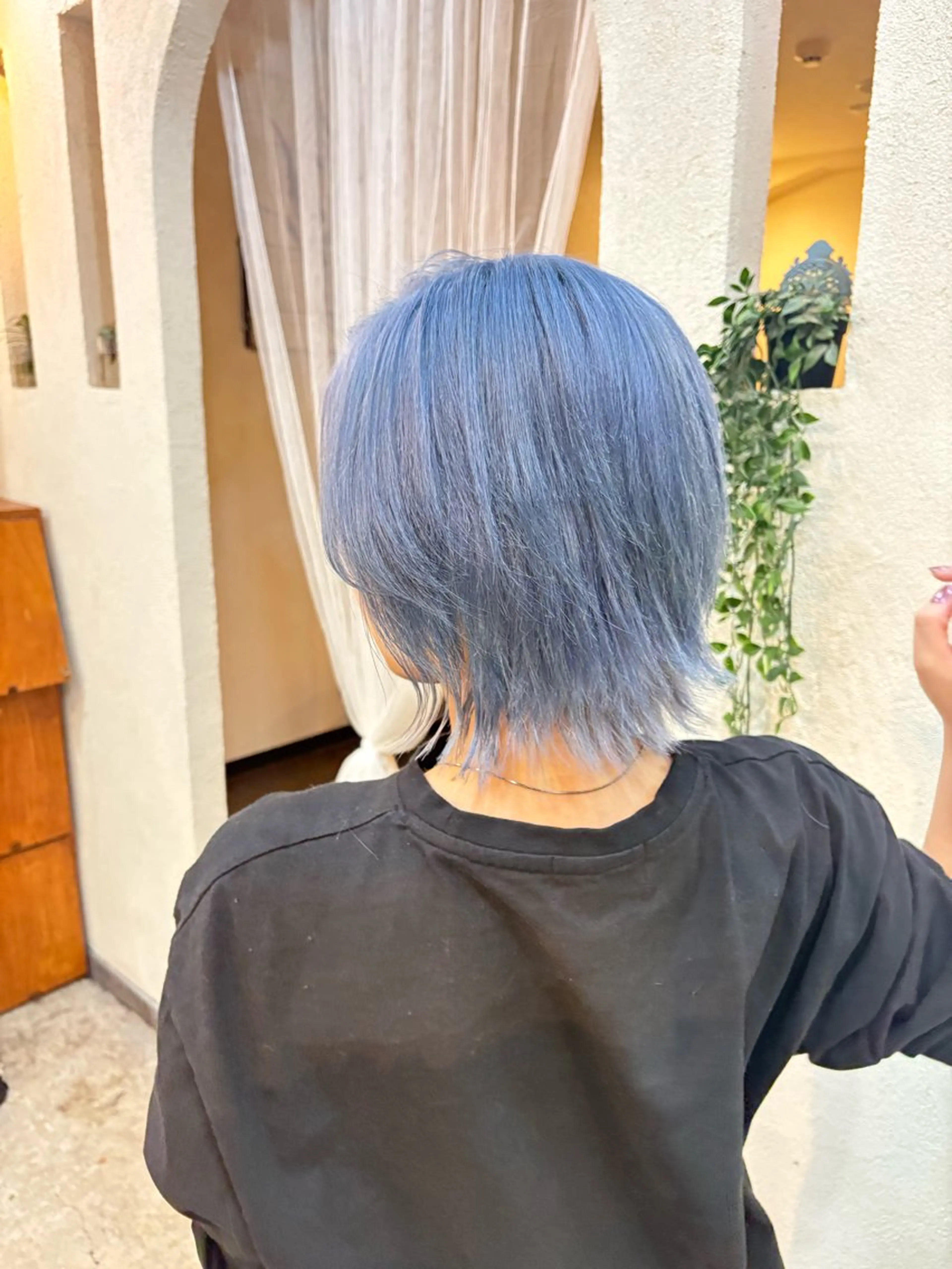 カラー ブルーカラー 大浜 美咲のヘアスタイル