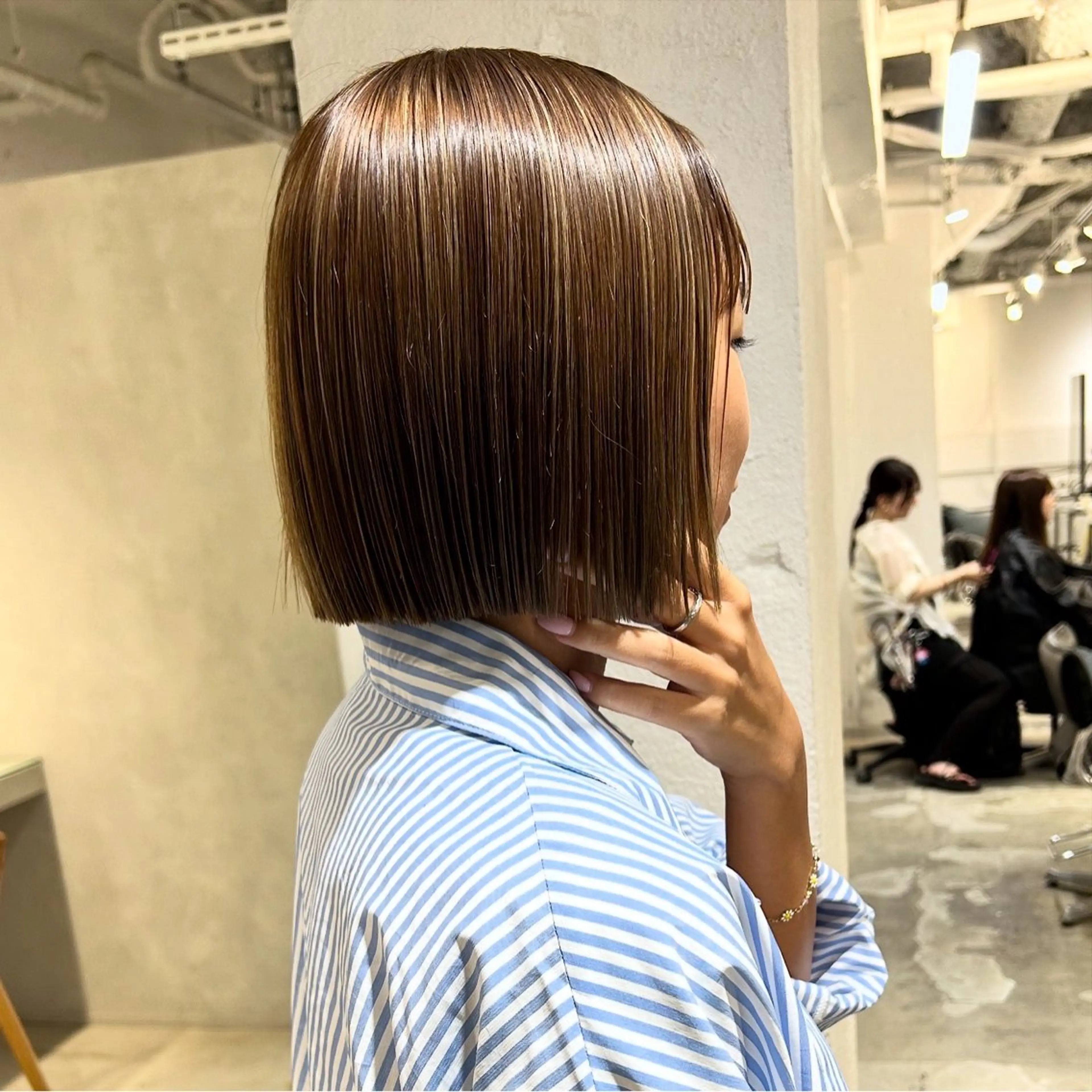 ショート カラー カット ヘアカラー 切りっぱなしボブ🪐 Anzuのヘアスタイル