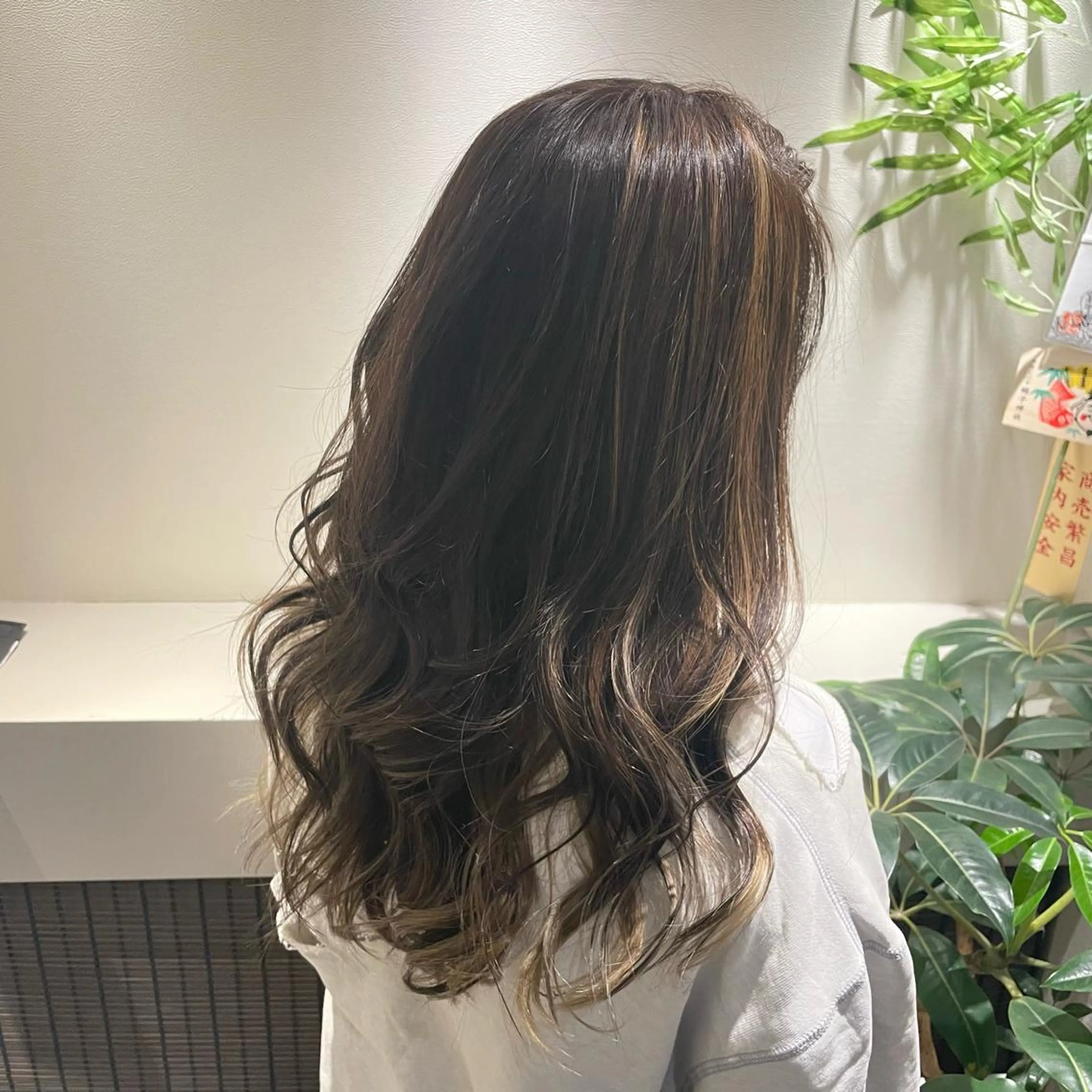 ロング メンズ メンズバレイヤージュ メンズブリーチ メンズハイライト メンズハイトーン メンズインナーカラー 大人可愛い/レイヤー /ブリーチ/溝口誠二のヘアスタイル