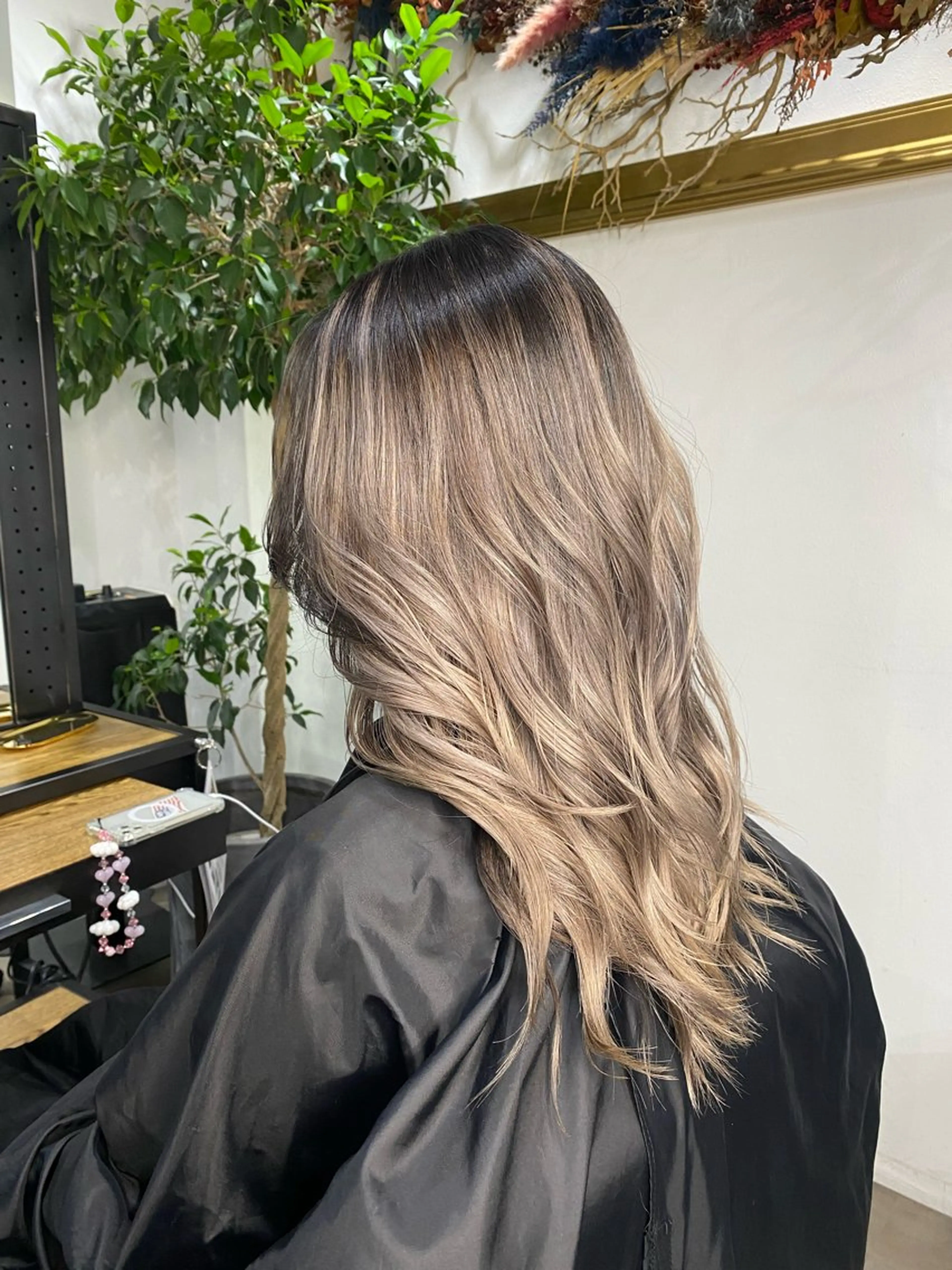 ロング レイヤーカット ヘアカラー 山影✨バレイヤージュ ハイライト✨メンズ◎のヘアスタイル