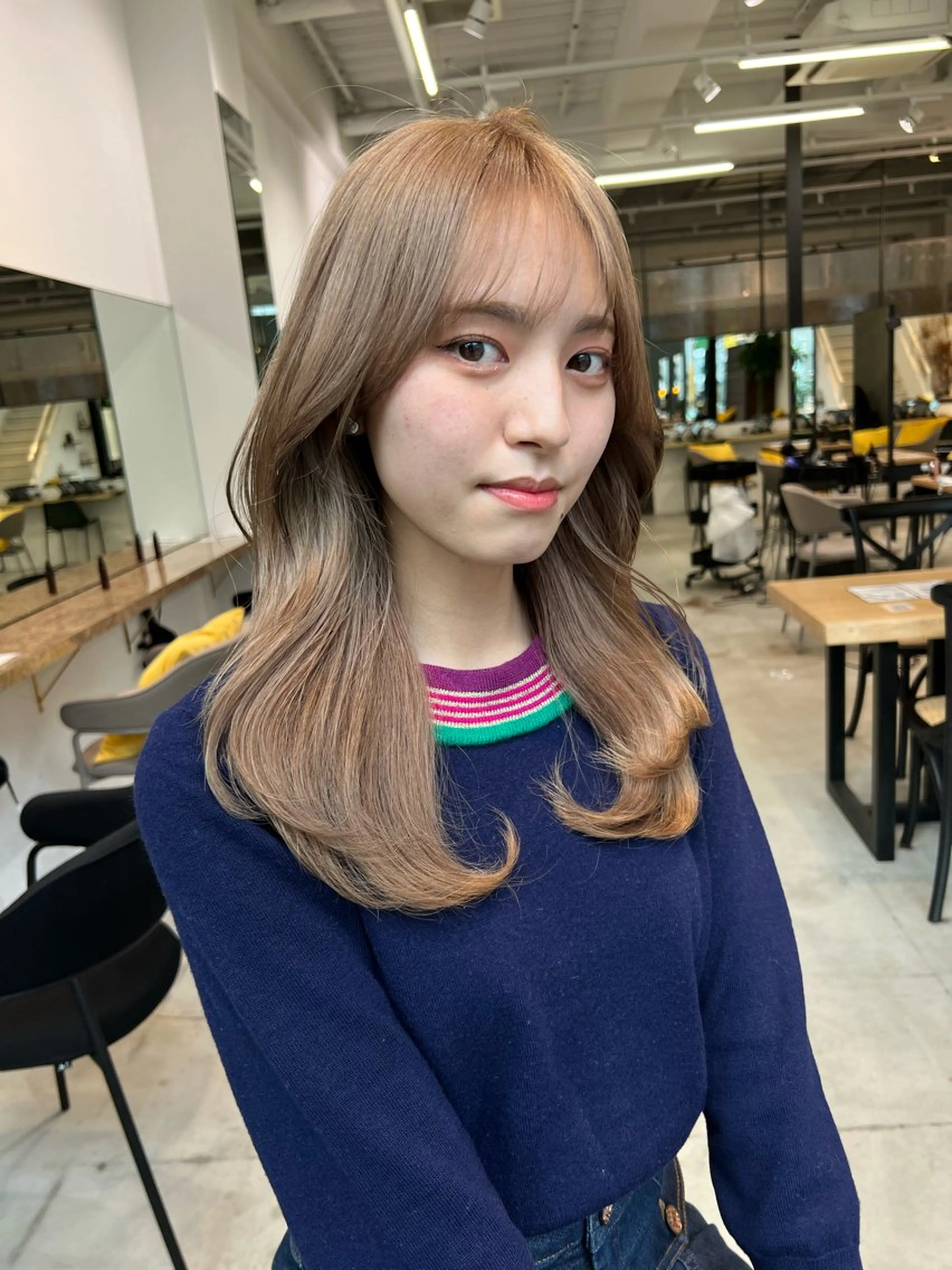 セミロング カラー VIEW GINZA所属・fitするカット♡ 暖色/ふうか◠‿◠のヘアスタイル