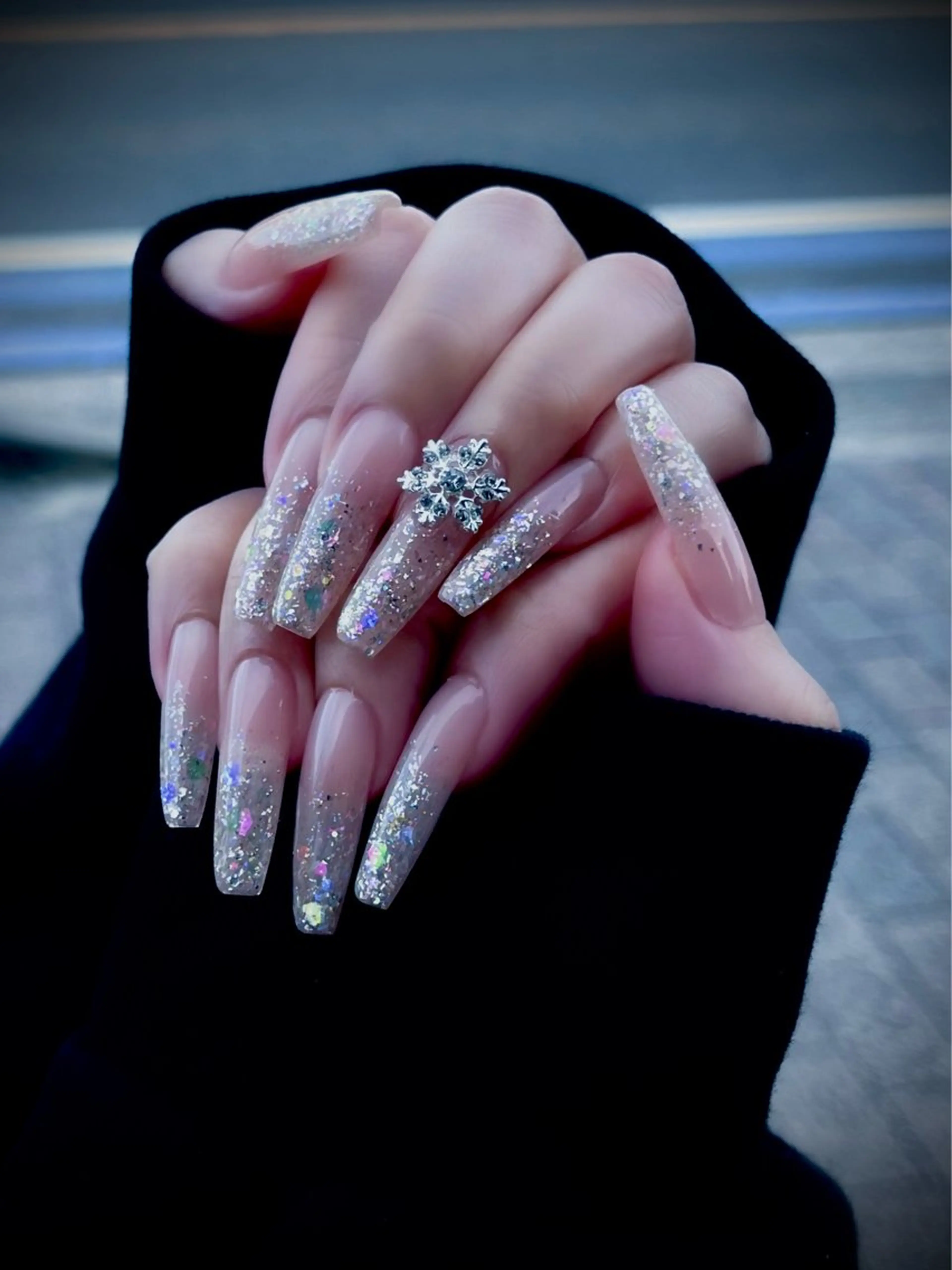 ネイル キラキラネイル ラメ(グリッター) ラメグラデーション ロングネイル マグネットネイル nine.🦋 YUKOのネイルデザイン