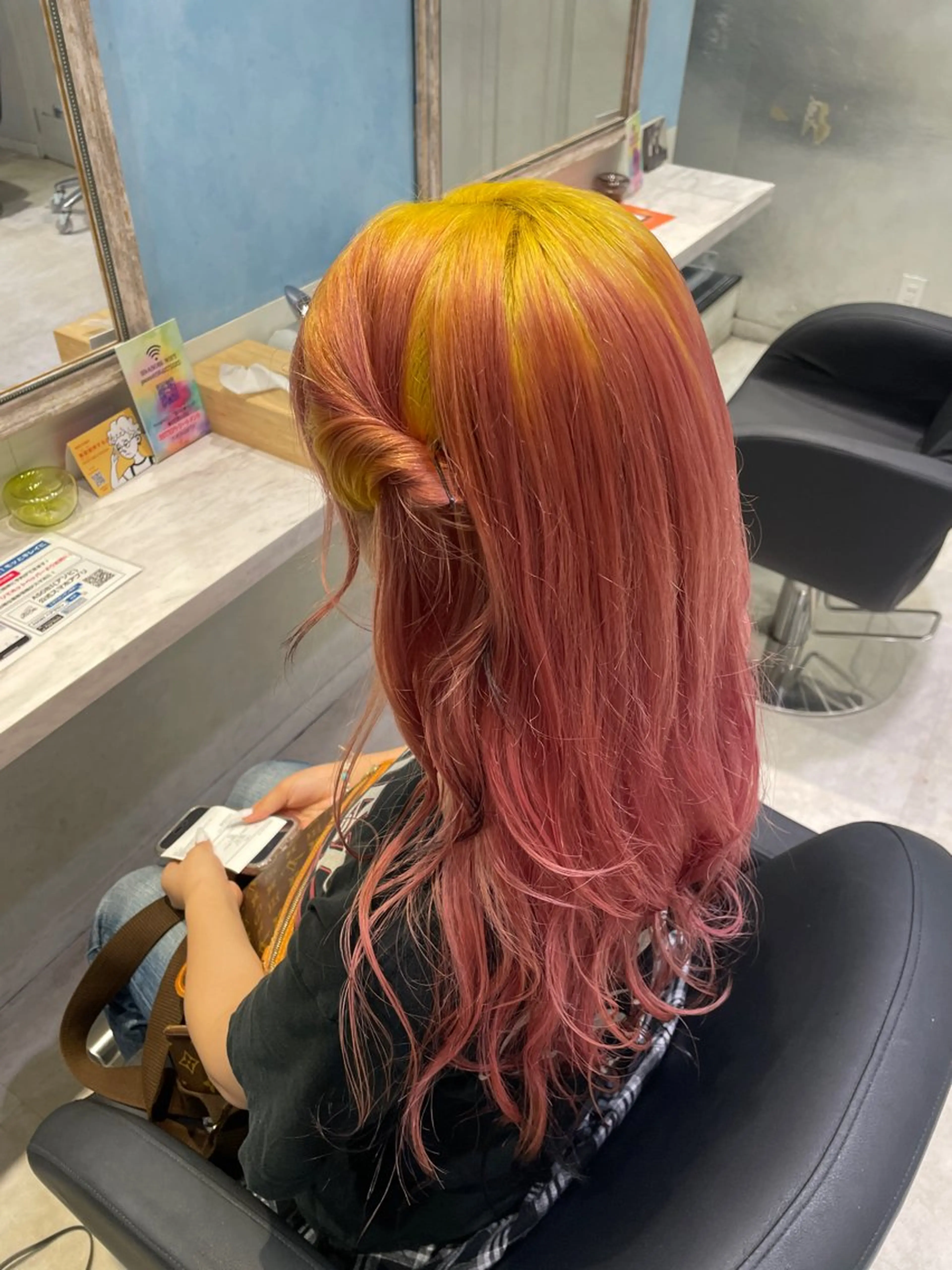 カラー ブリーチ デザインカラー ダブルカラー ハイトーンカラー ヘアカラー デザインカラー/ ヘアアレンジ/りりかのヘアスタイル