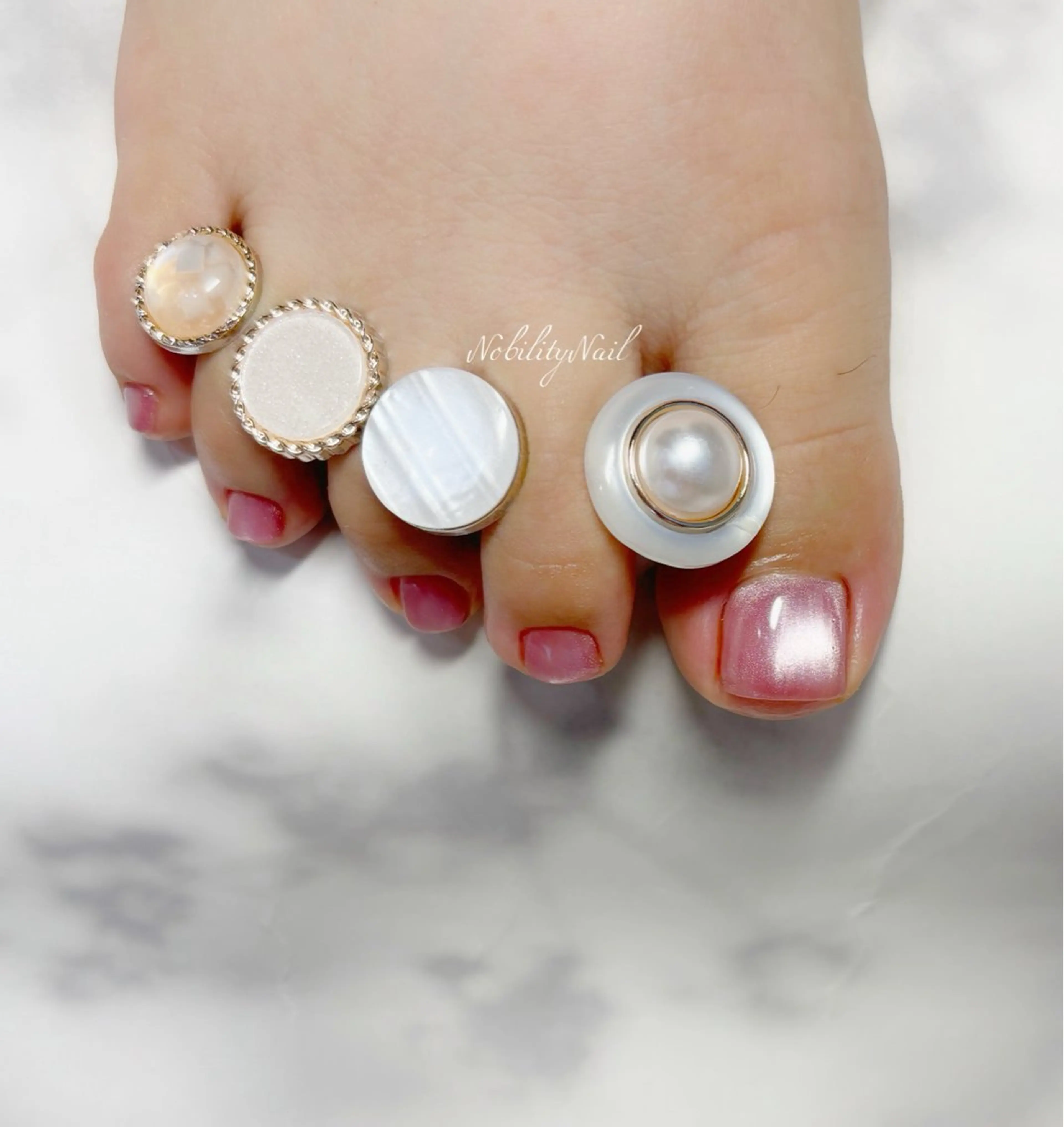 ネイル フットネイル ネイルサロンNobilityNail所属・風口 麻由子のネイルデザイン